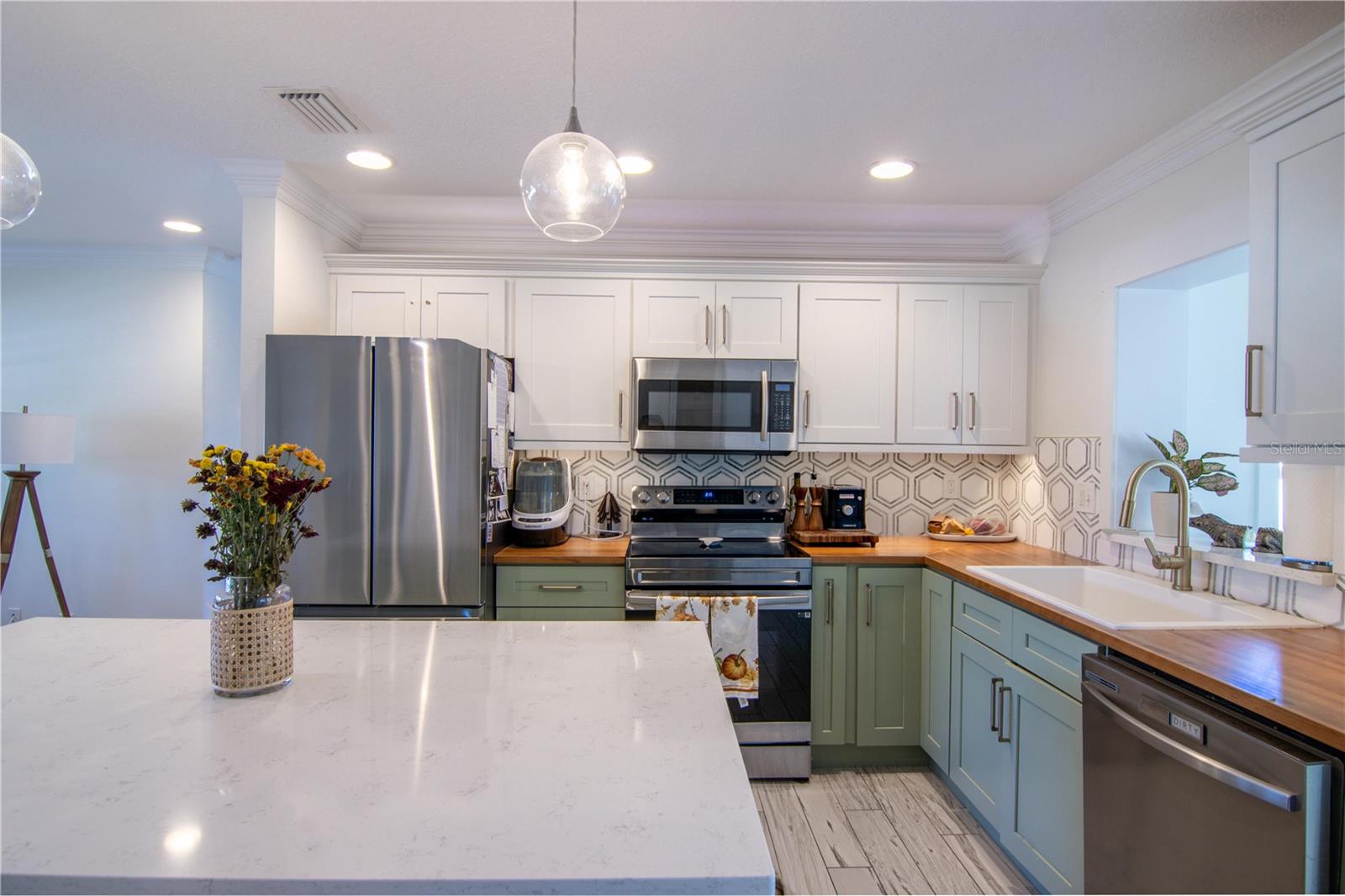 Image 8 of 50 For 600 43rd Avenue Ne