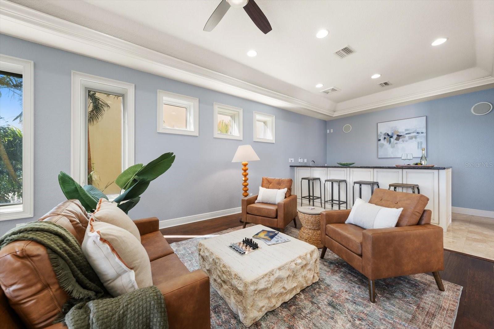 Image 21 of 100 For 903 Harbor Drive