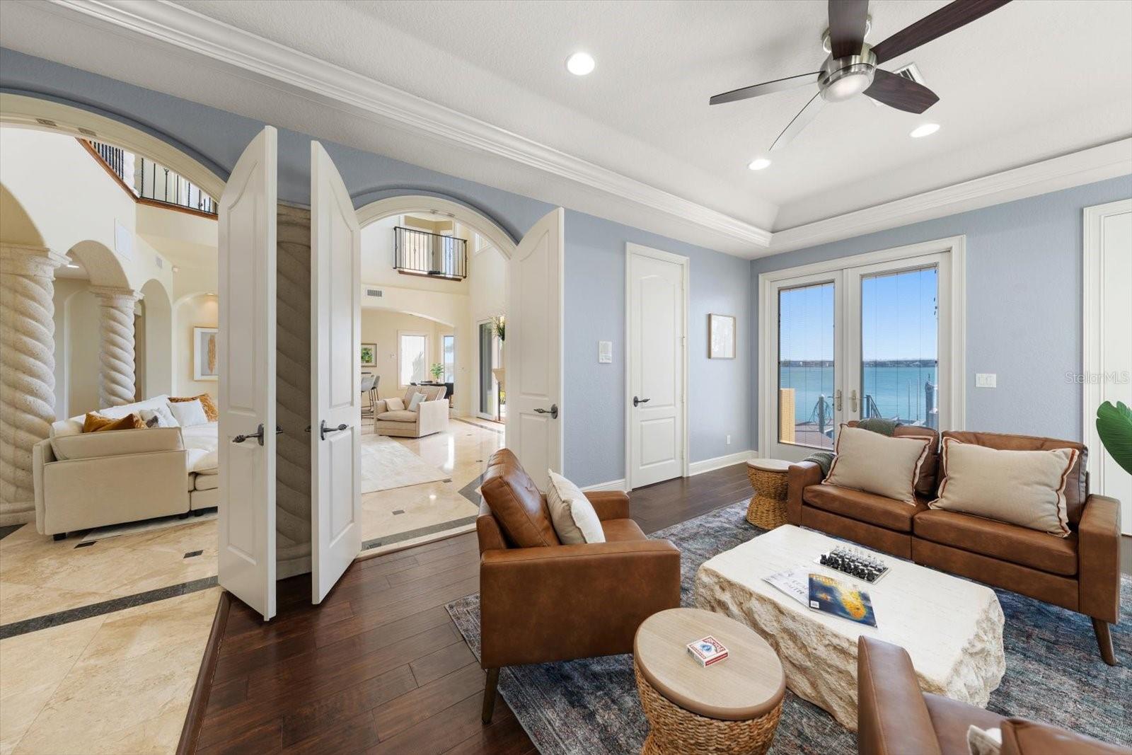 Image 23 of 100 For 903 Harbor Drive