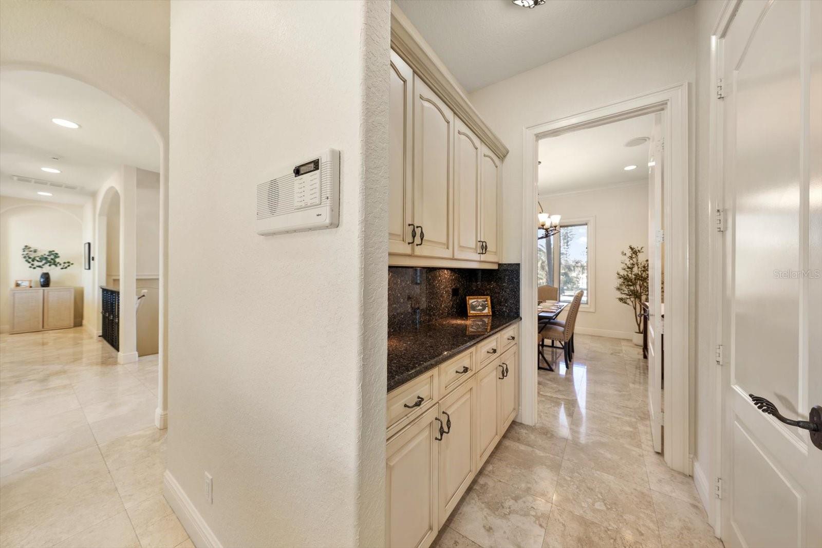 Image 24 of 100 For 903 Harbor Drive