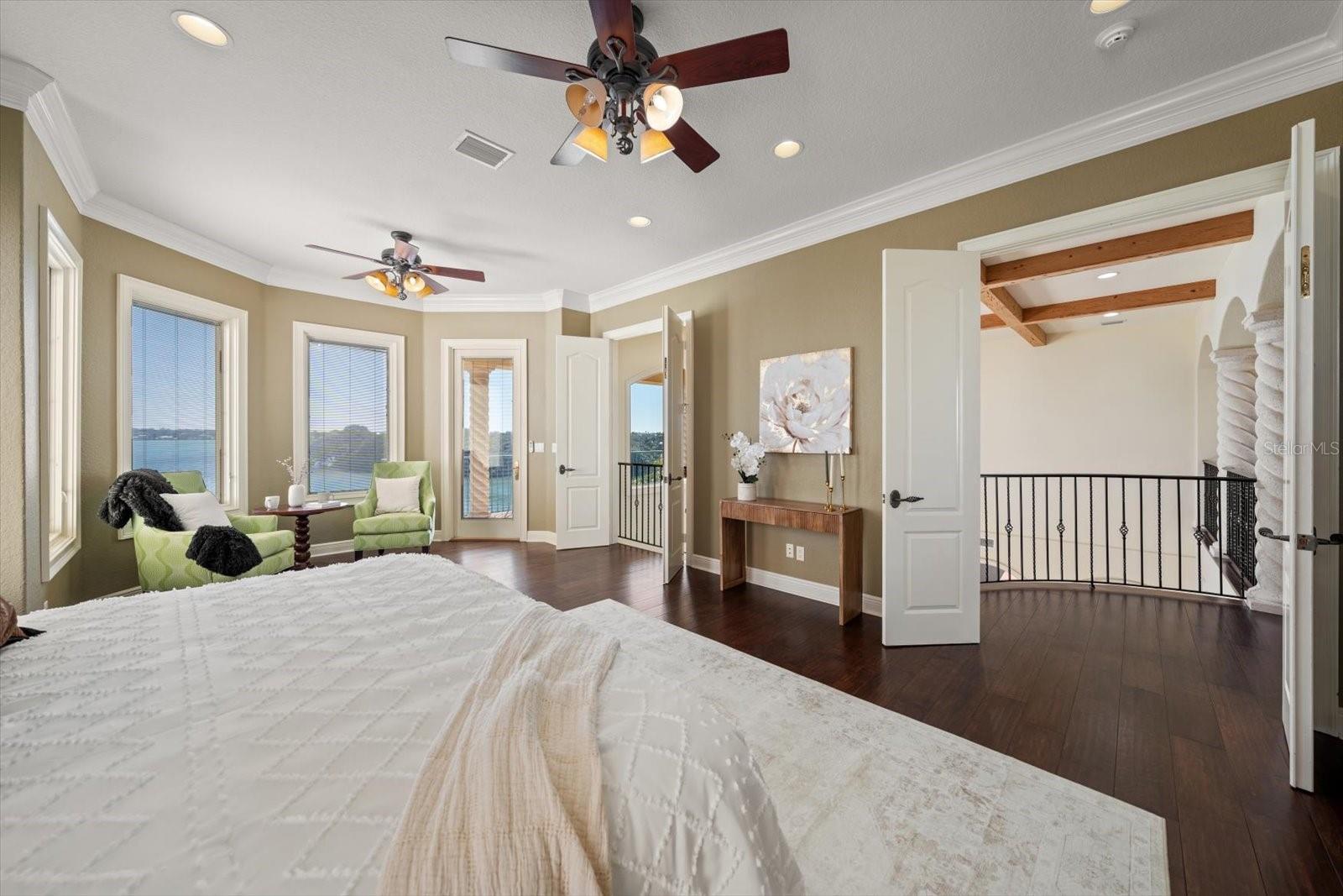 Image 33 of 100 For 903 Harbor Drive