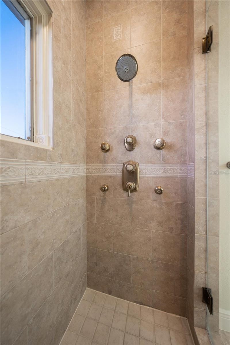 Image 59 of 100 For 903 Harbor Drive