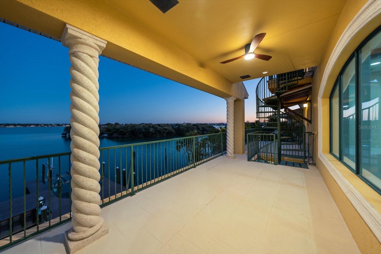 Image 71 of 100 For 903 Harbor Drive