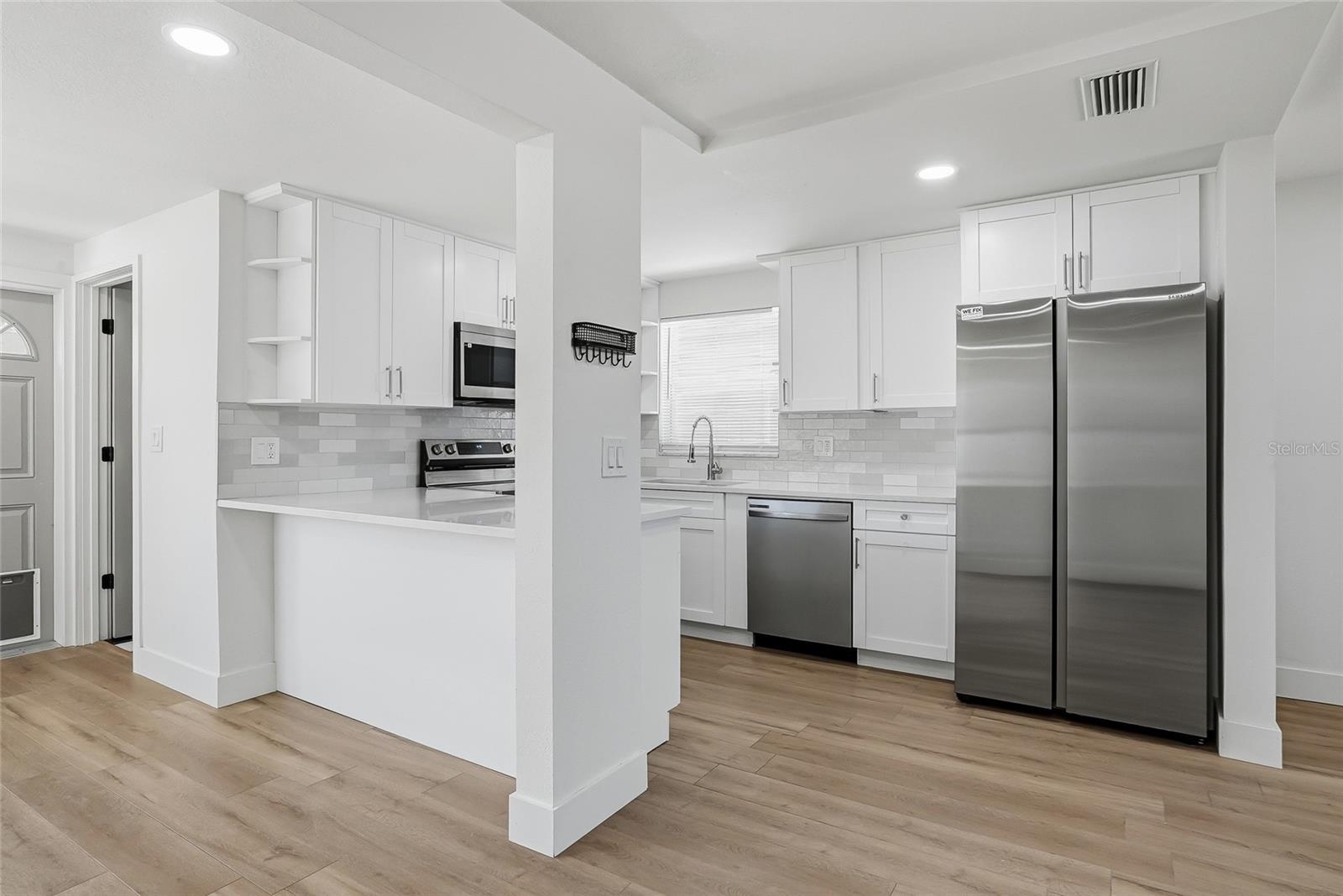 Image 16 of 43 For 720 43rd Avenue N