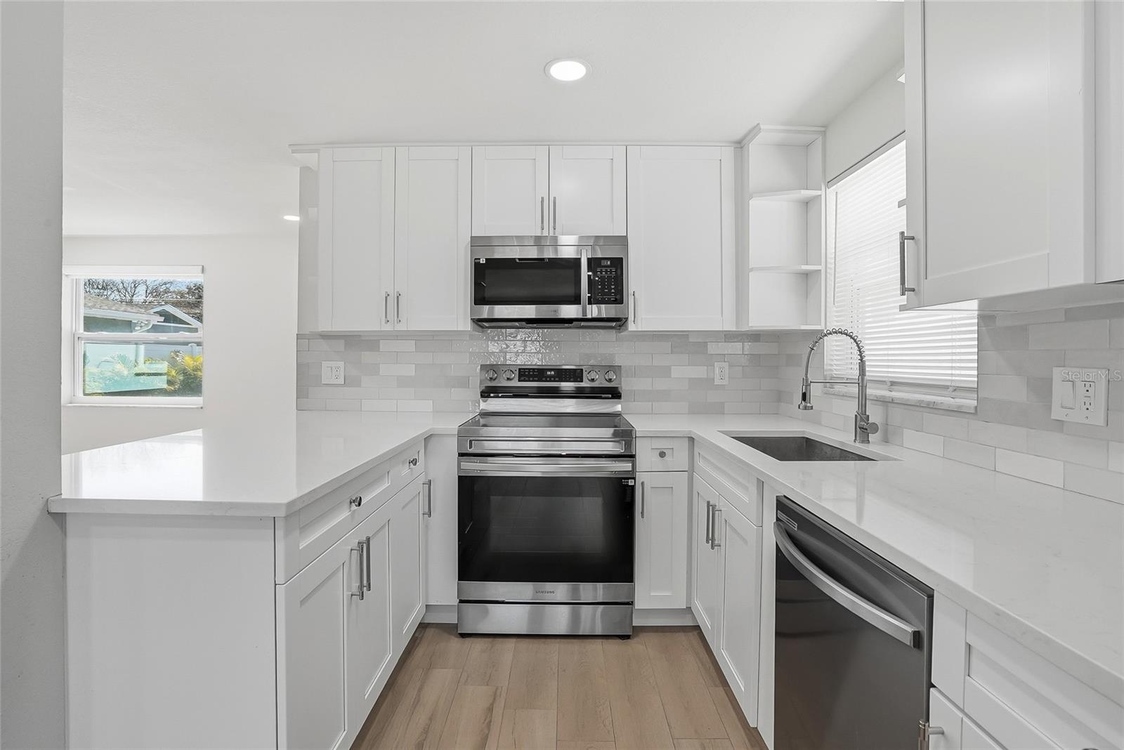 Image 18 of 43 For 720 43rd Avenue N