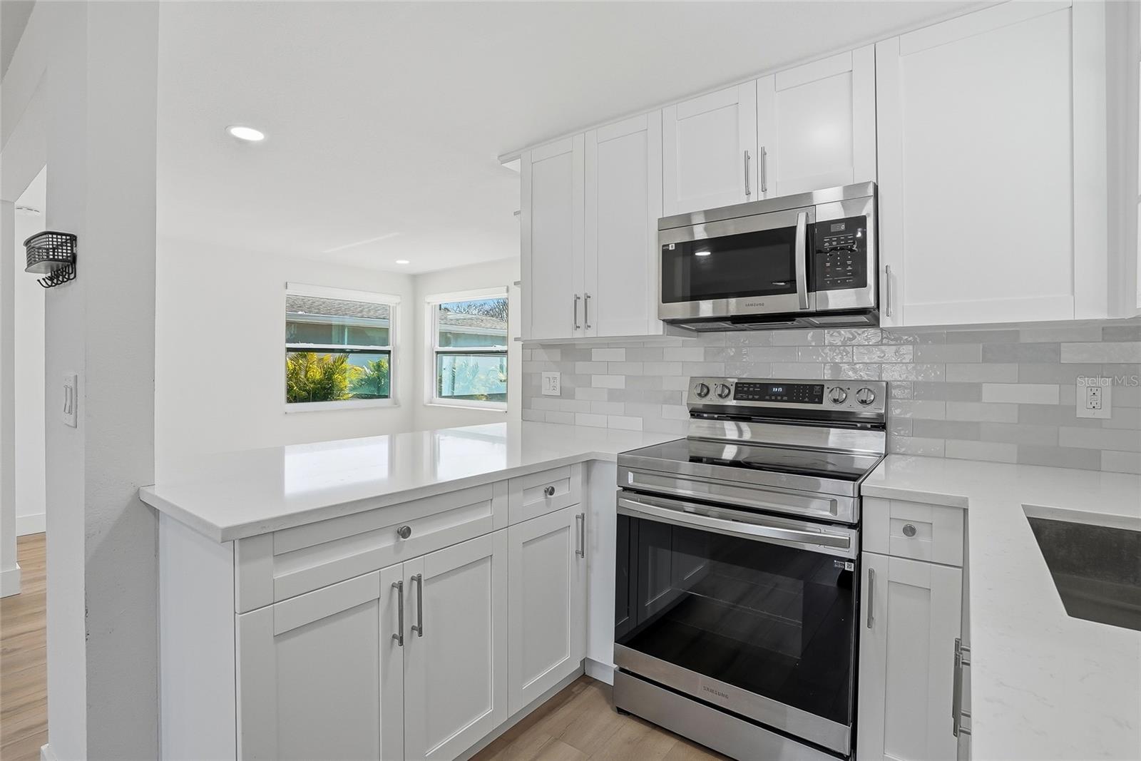 Image 19 of 43 For 720 43rd Avenue N