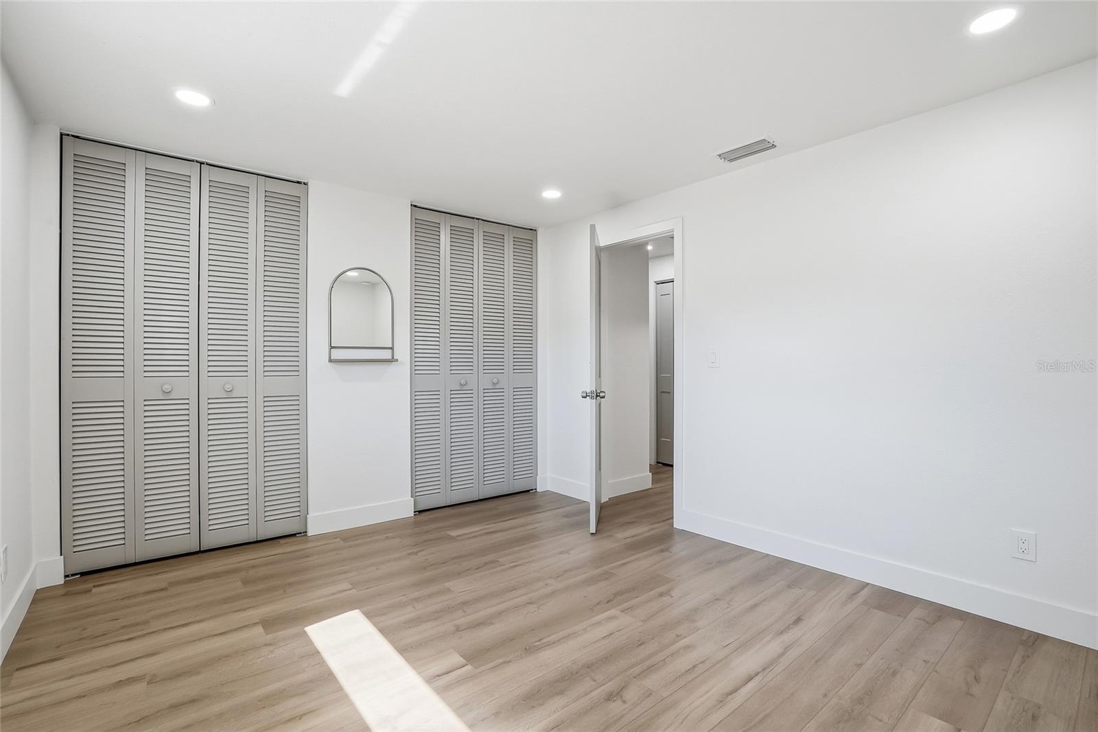 Image 23 of 43 For 720 43rd Avenue N