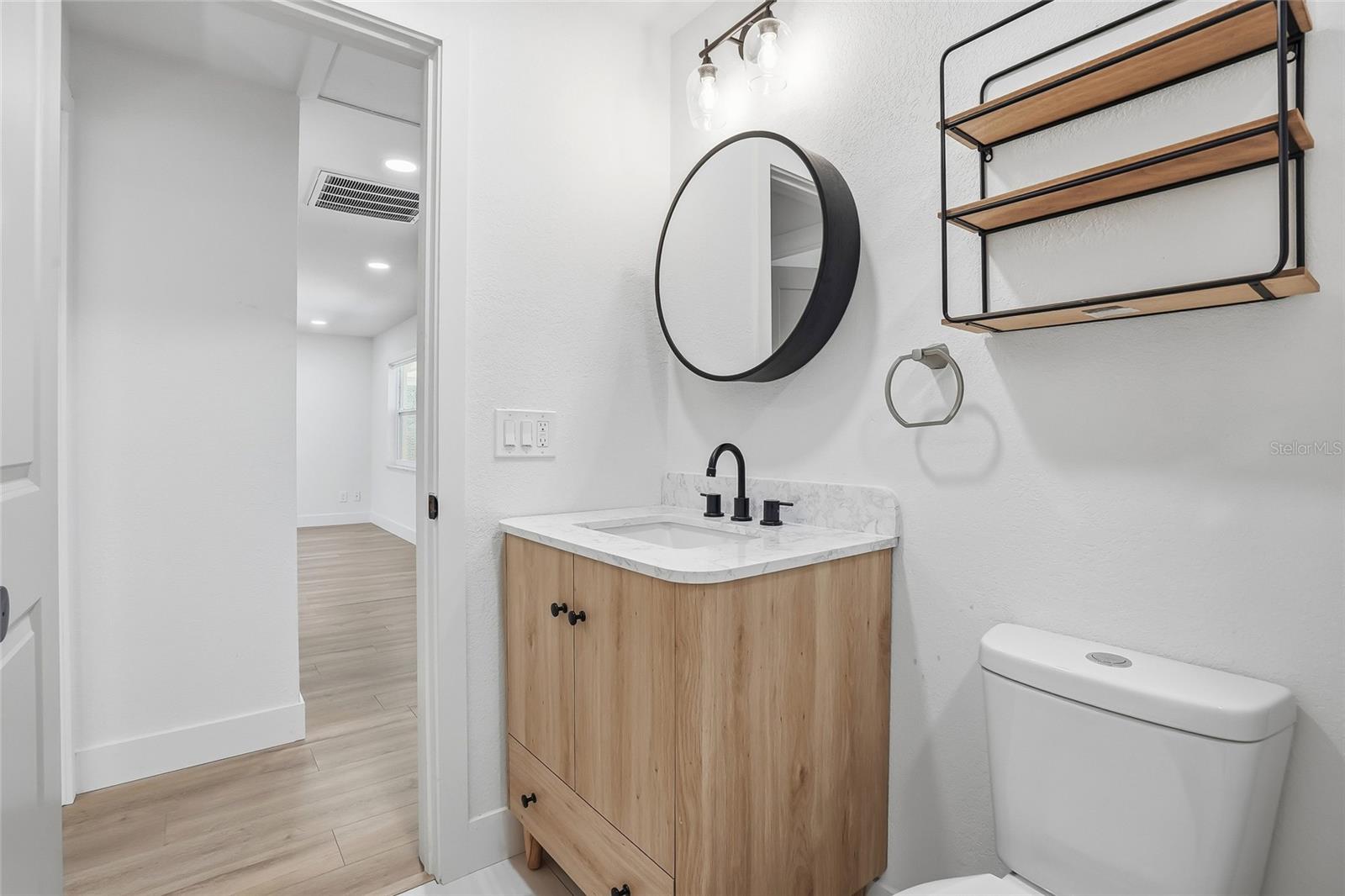 Image 26 of 43 For 720 43rd Avenue N