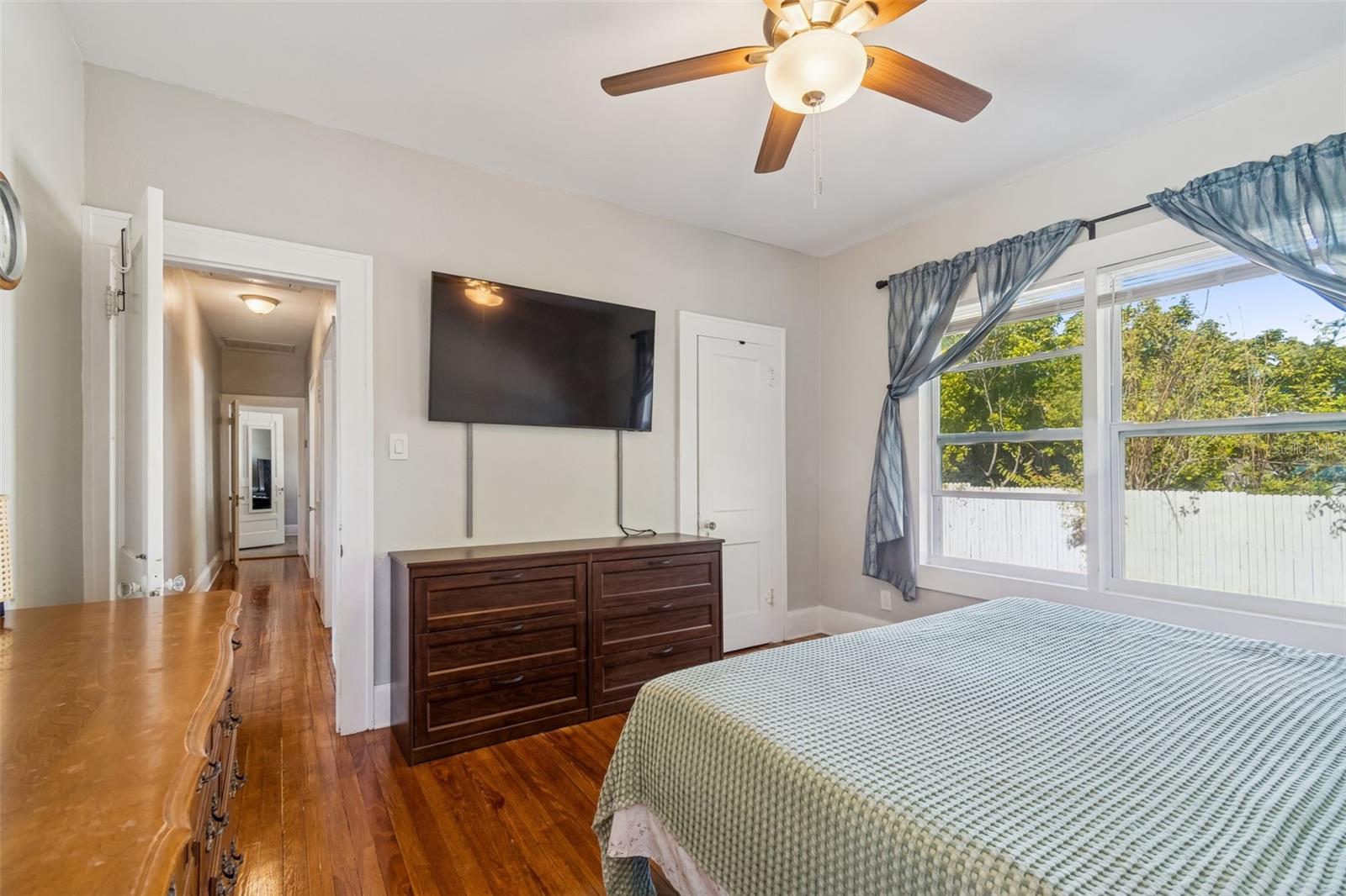 Image 14 of 36 For 5020 16th Street N