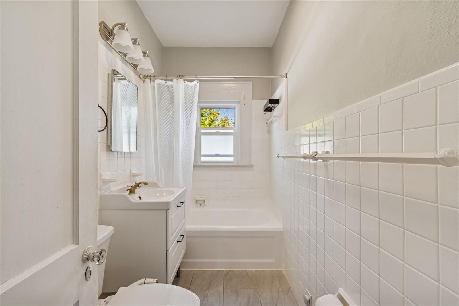 Image 17 of 36 For 5020 16th Street N