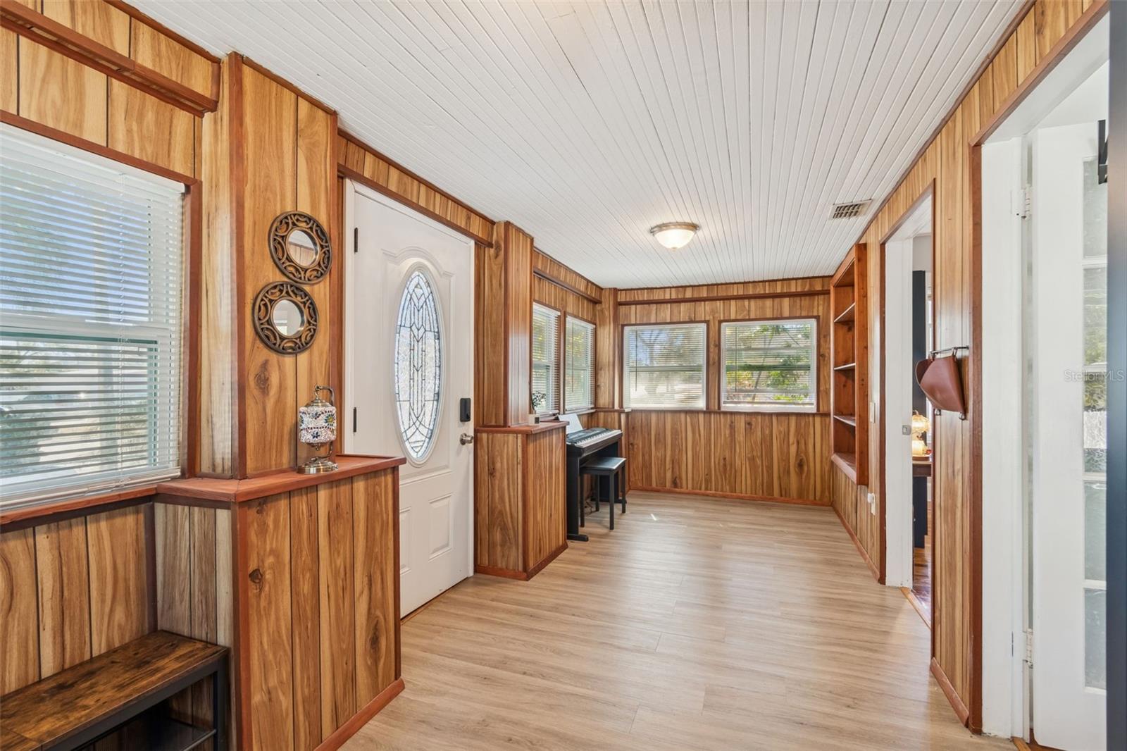 Image 5 of 36 For 5020 16th Street N