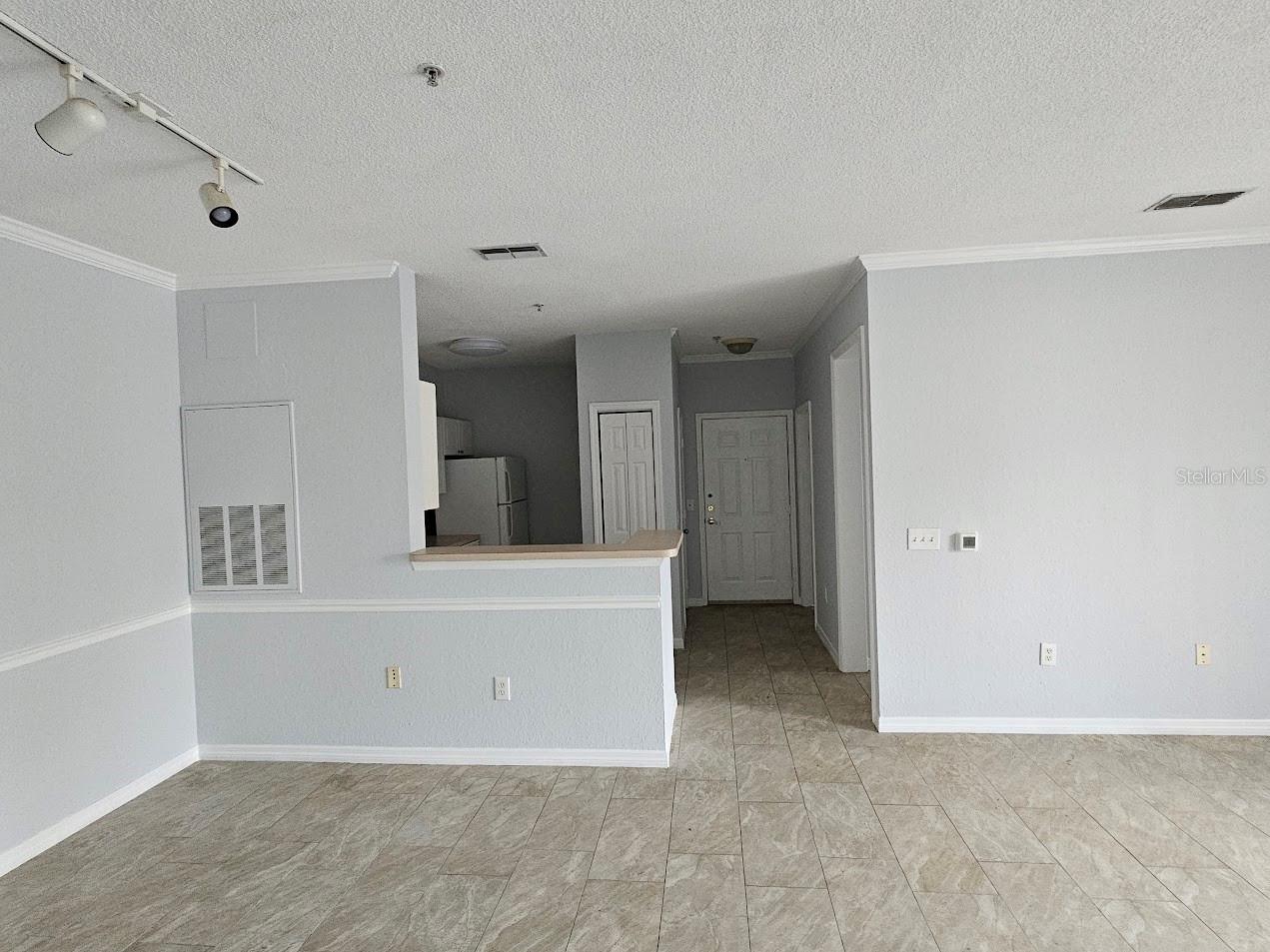 Image 11 of 25 For 18001 Richmond Place Drive 716