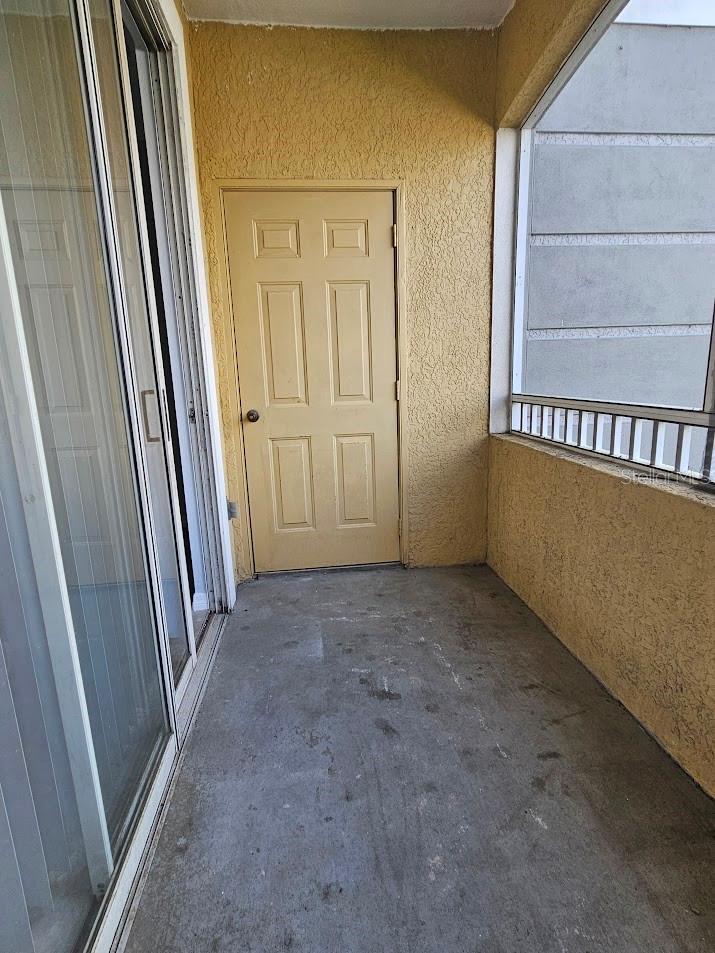 Image 13 of 25 For 18001 Richmond Place Drive 716