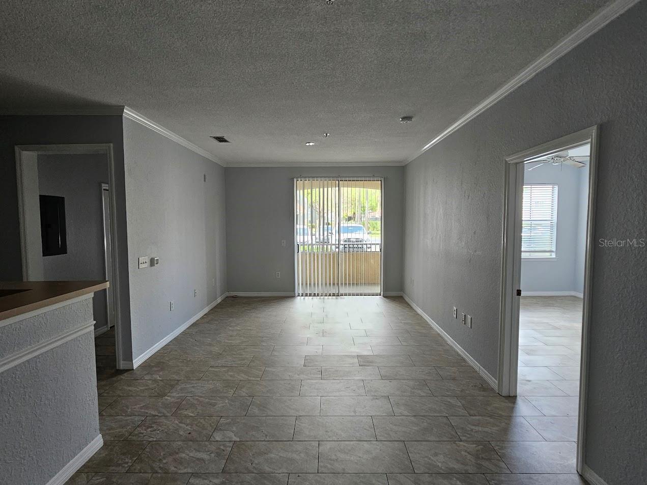 Image 8 of 25 For 18001 Richmond Place Drive 716