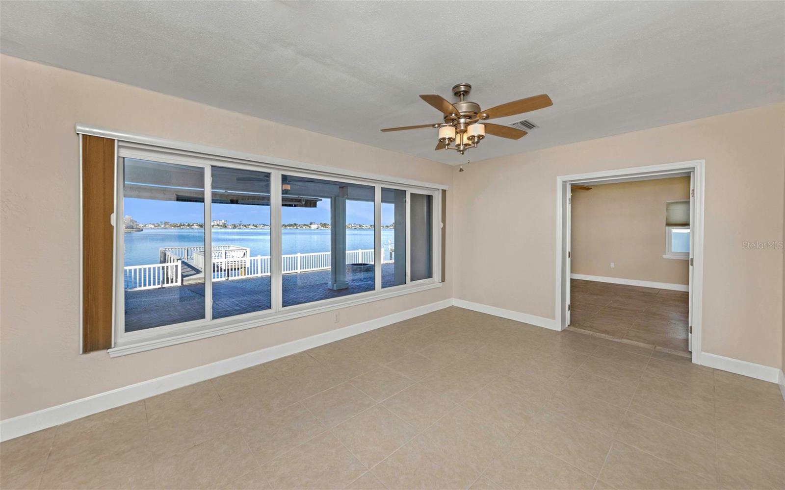 Listing photo id 8 for 1445 Corey Way S