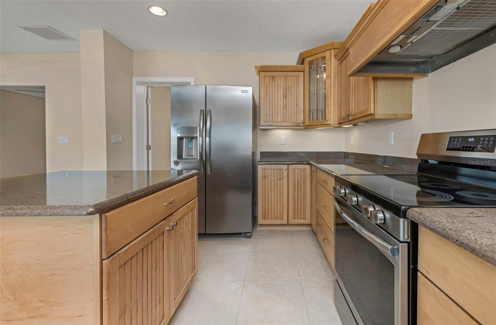 Listing photo id 13 for 1445 Corey Way S