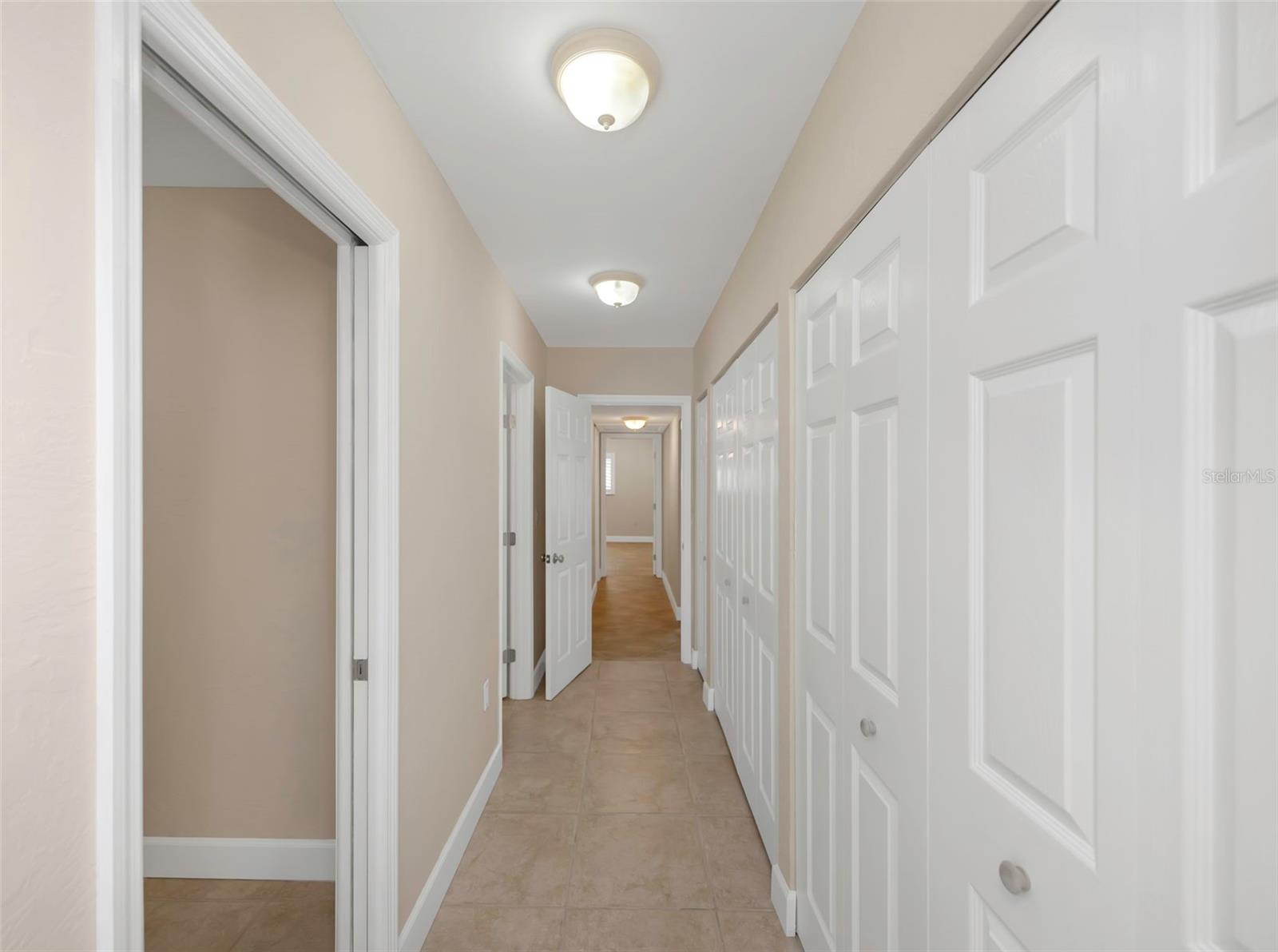 Listing photo id 26 for 1445 Corey Way S