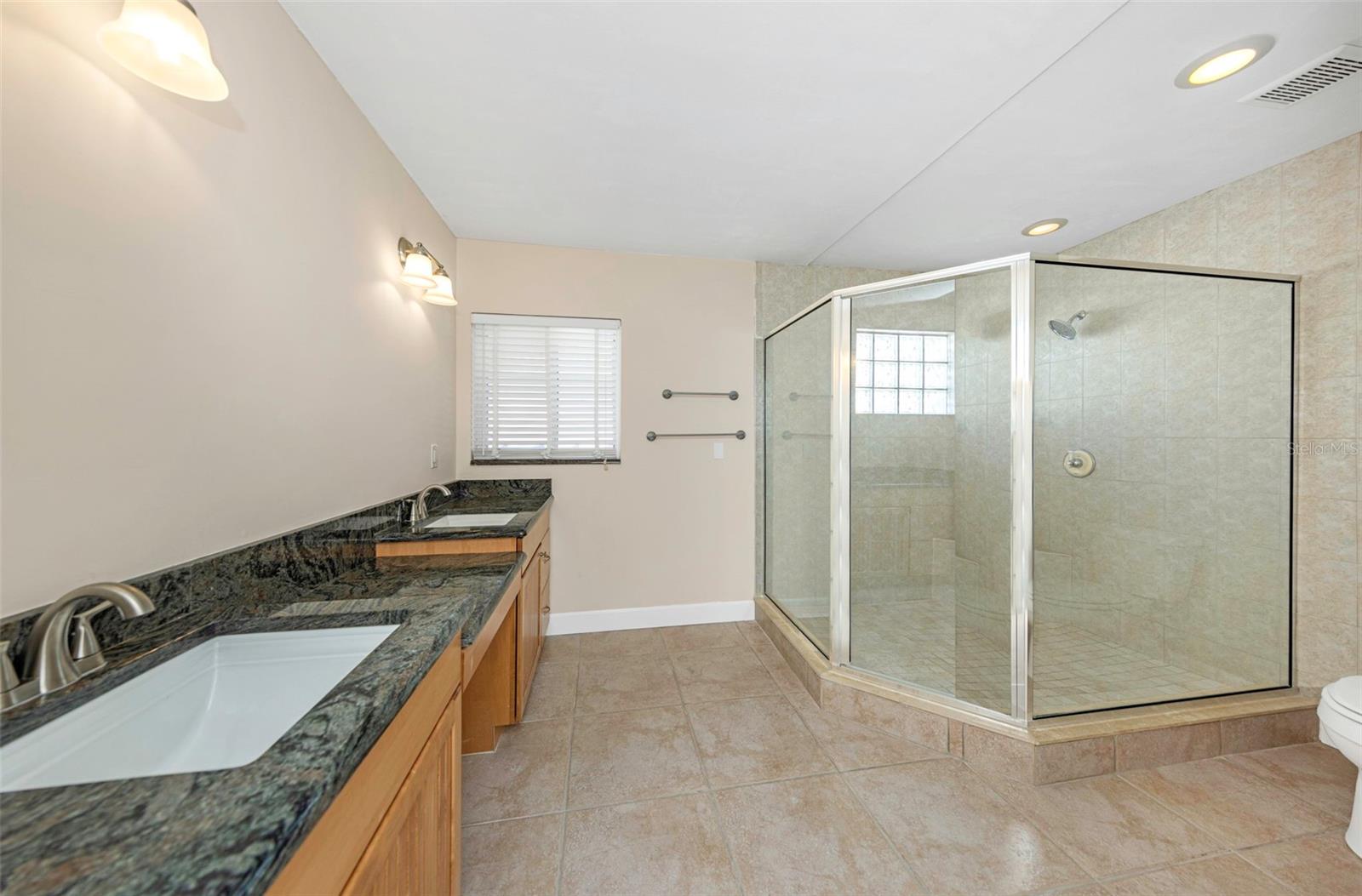 Listing photo id 29 for 1445 Corey Way S