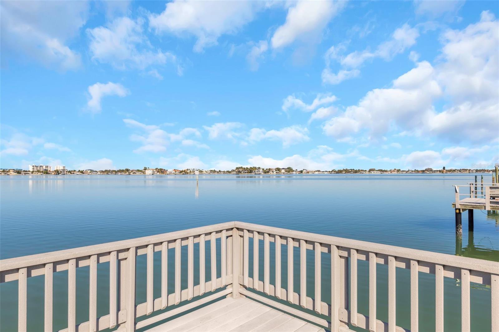 Listing photo id 46 for 1445 Corey Way S