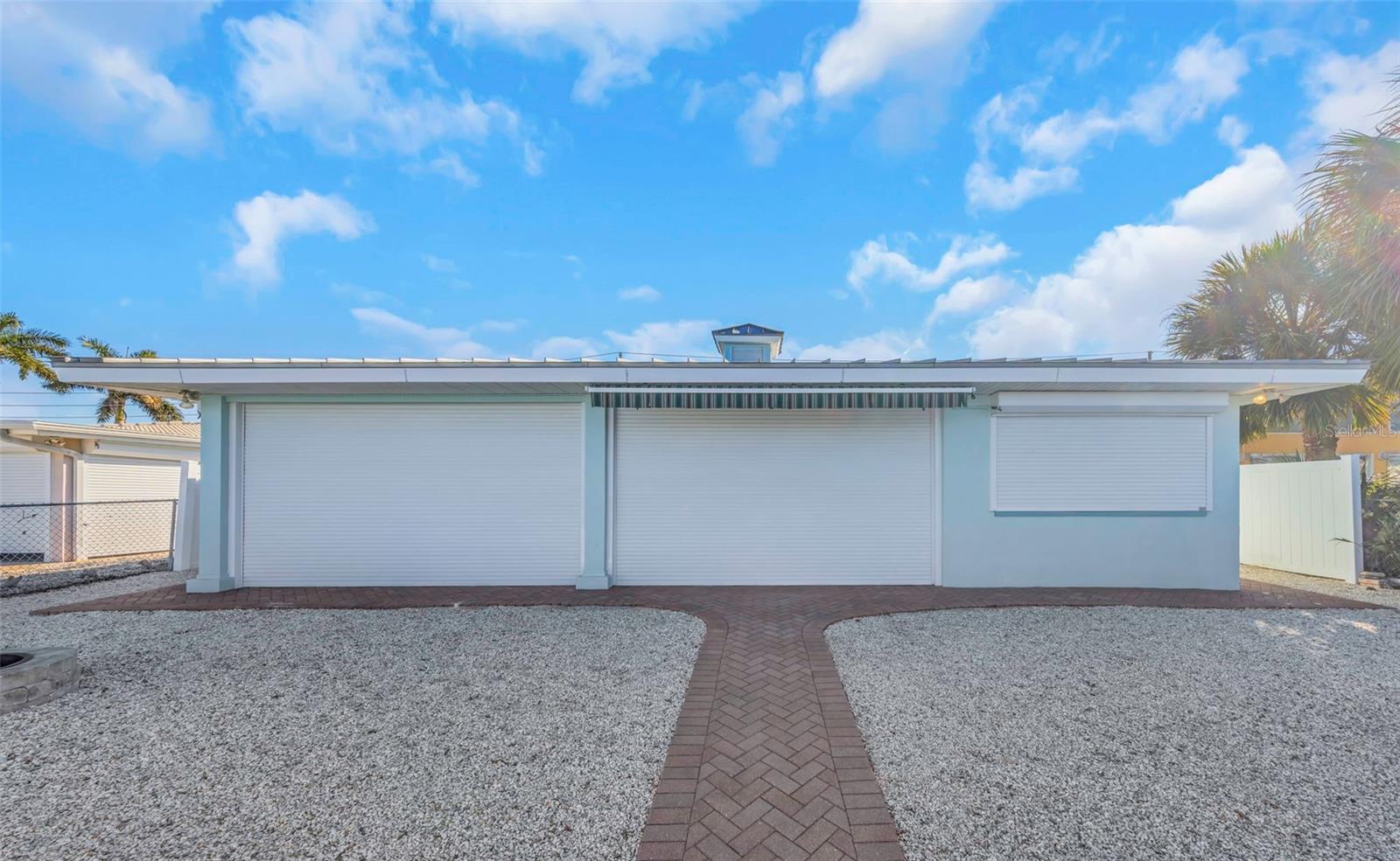 Listing photo id 48 for 1445 Corey Way S