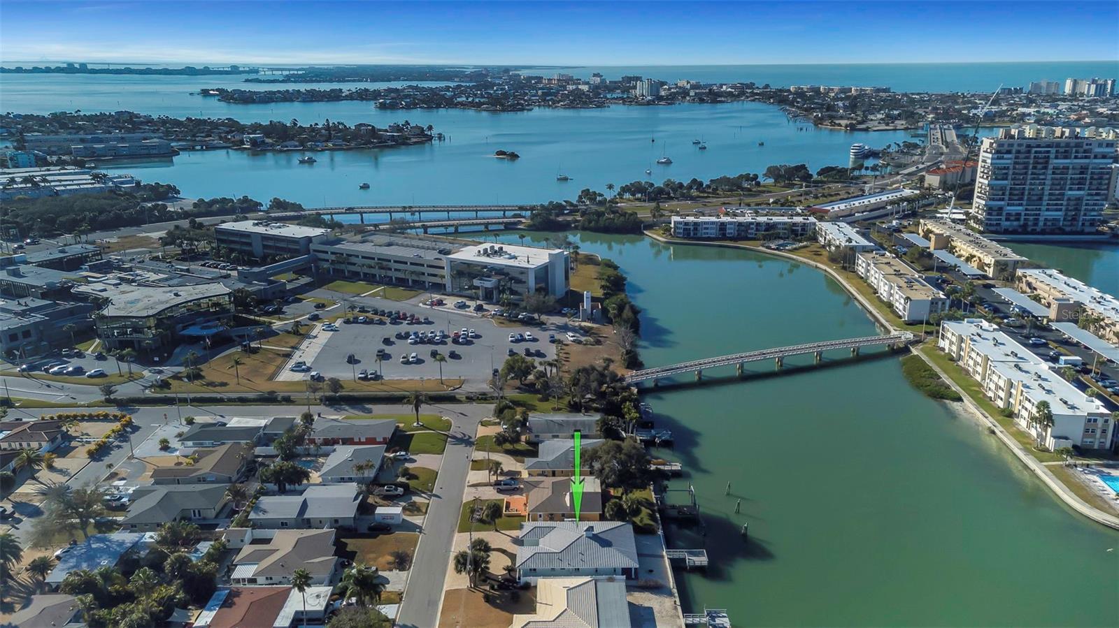 Listing photo id 55 for 1445 Corey Way S