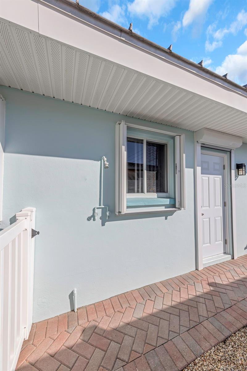 Listing photo id 57 for 1445 Corey Way S