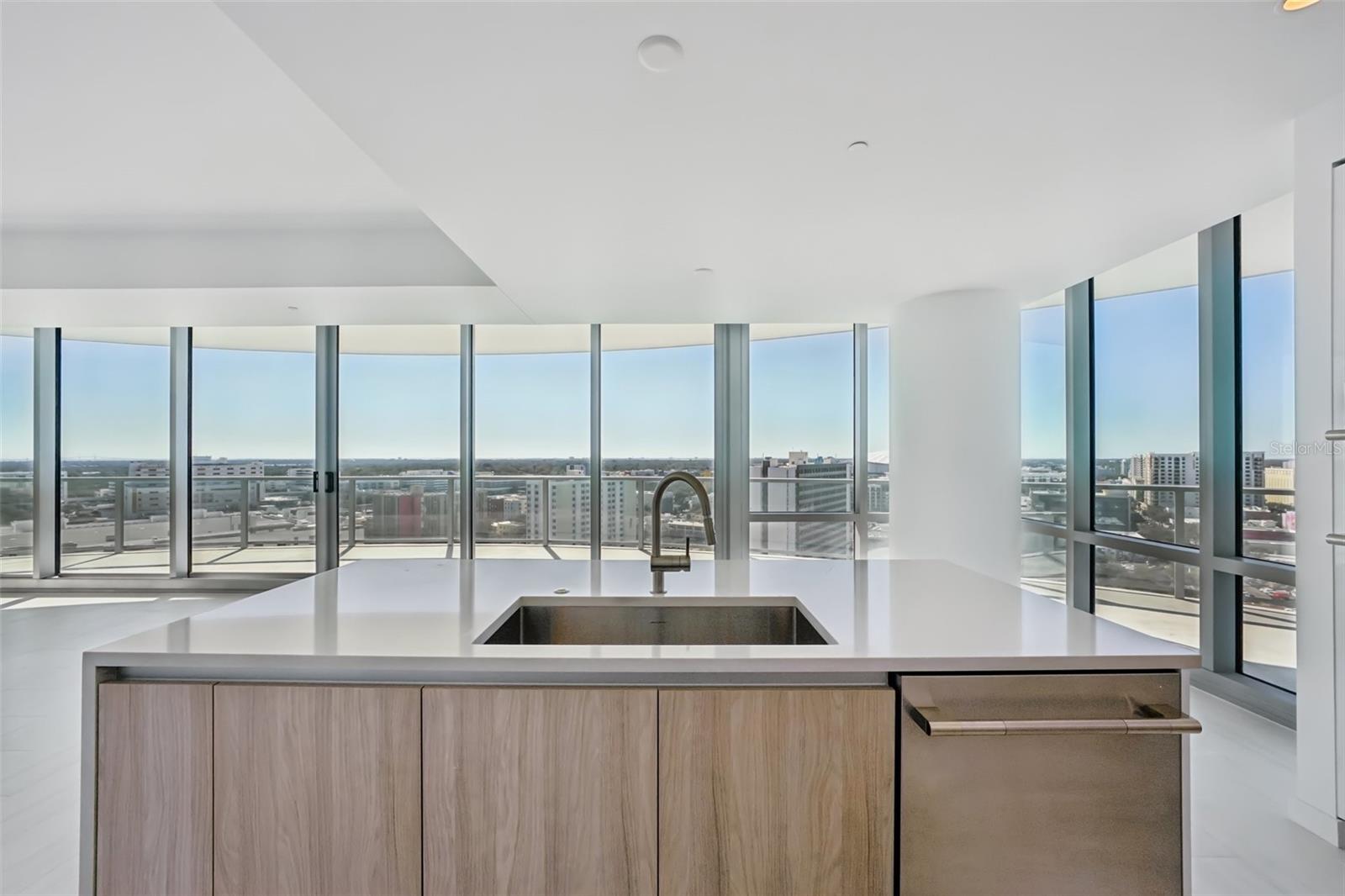 Listing photo id 10 for 400 Central Avenue 1601