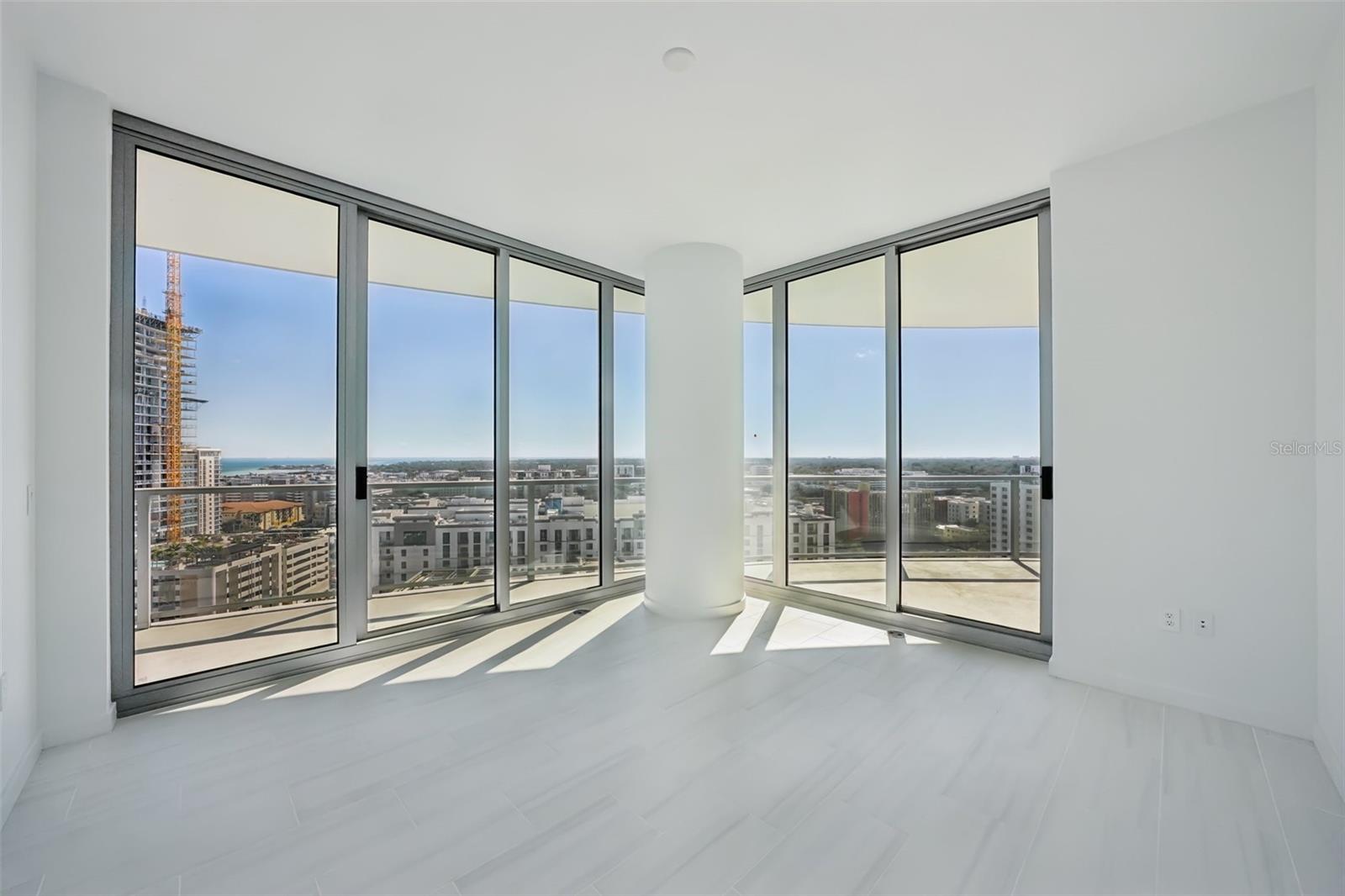 Listing photo id 13 for 400 Central Avenue 1601