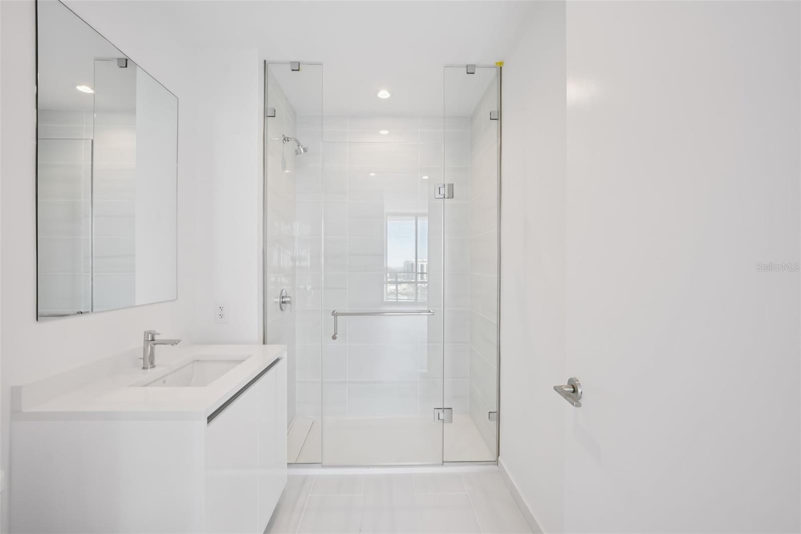 Listing photo id 19 for 400 Central Avenue 1601