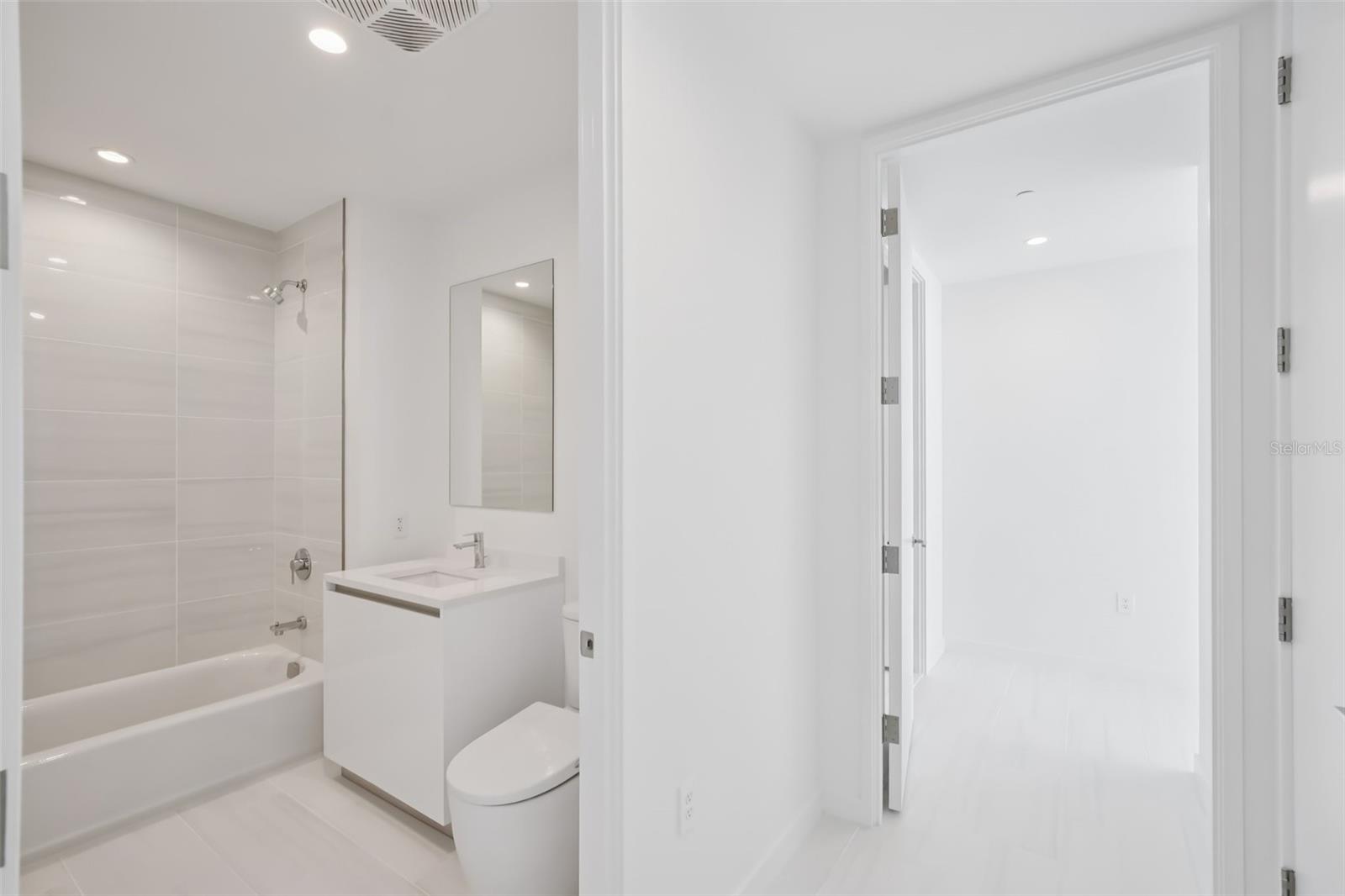Listing photo id 22 for 400 Central Avenue 1601