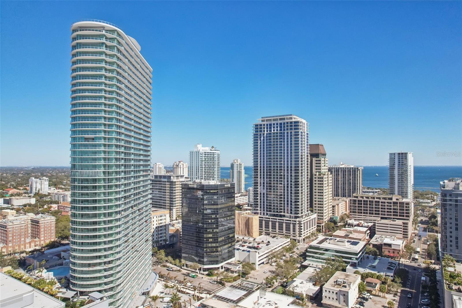 Listing photo id 25 for 400 Central Avenue 1601