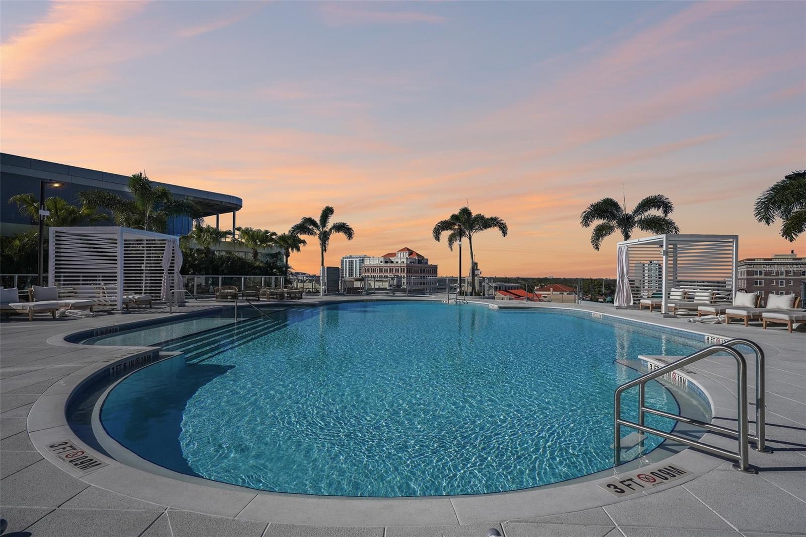 Listing photo id 32 for 400 Central Avenue 1601