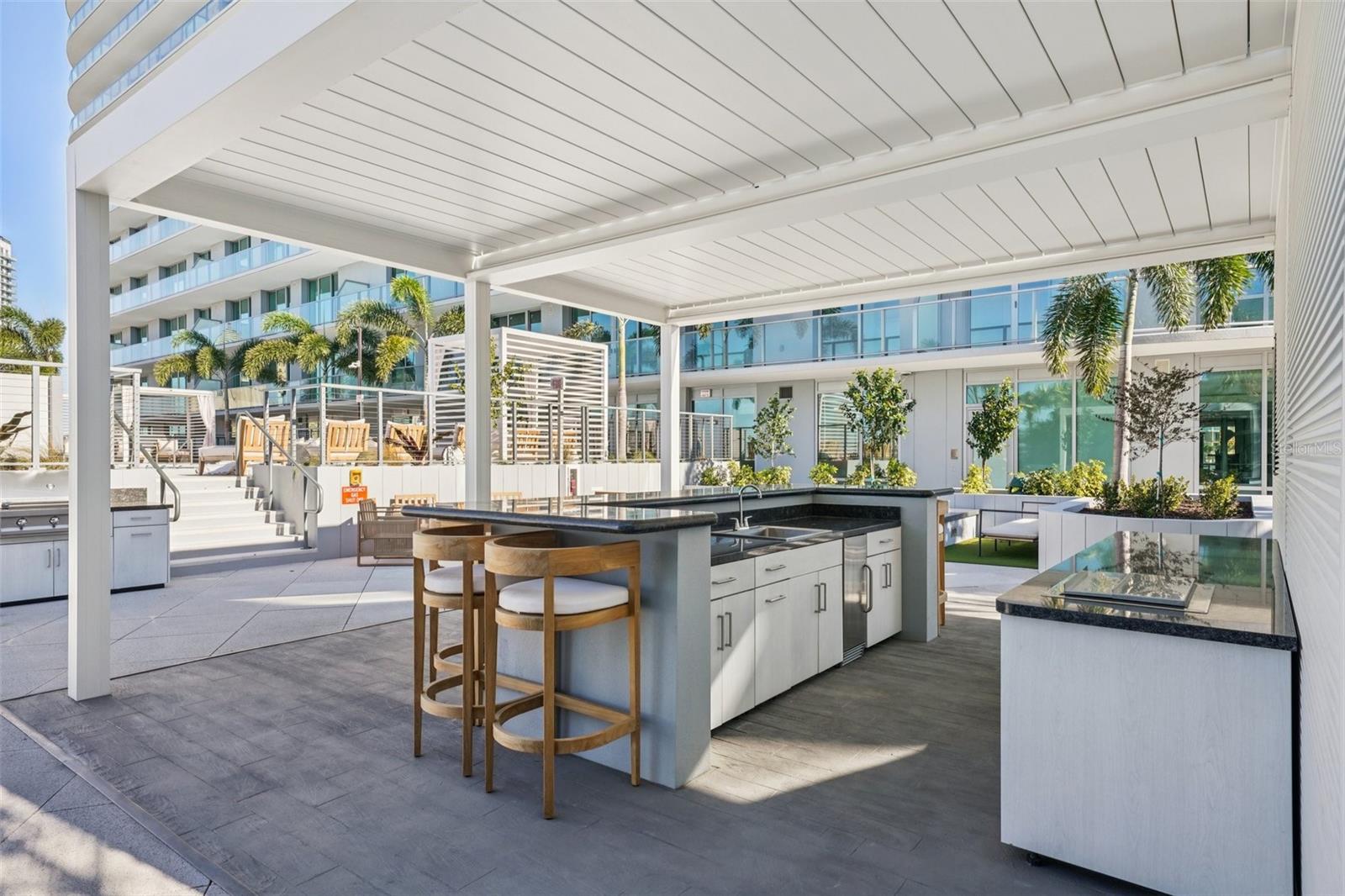 Listing photo id 35 for 400 Central Avenue 1601