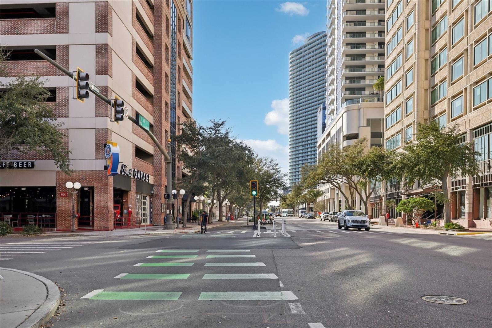 Listing photo id 46 for 400 Central Avenue 1601