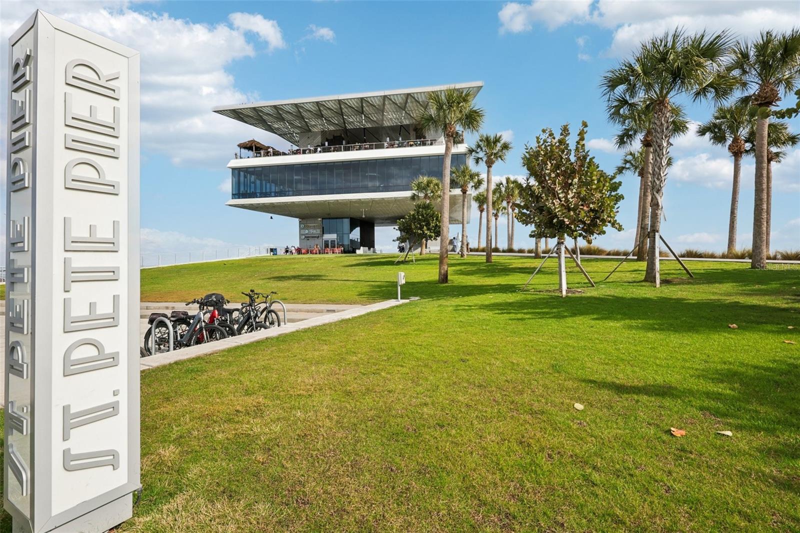 Listing photo id 48 for 400 Central Avenue 1601