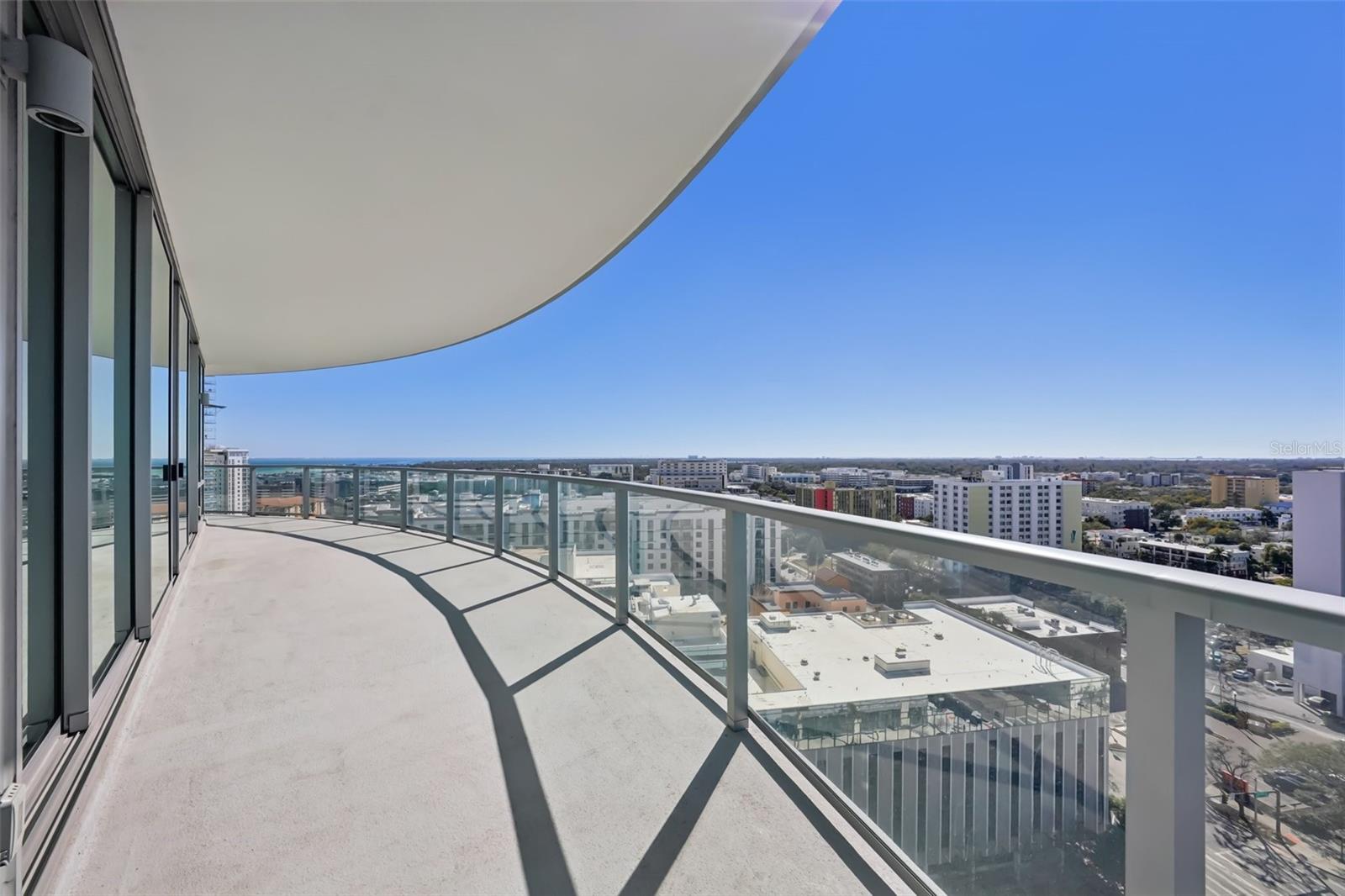 Listing photo id 7 for 400 Central Avenue 1601