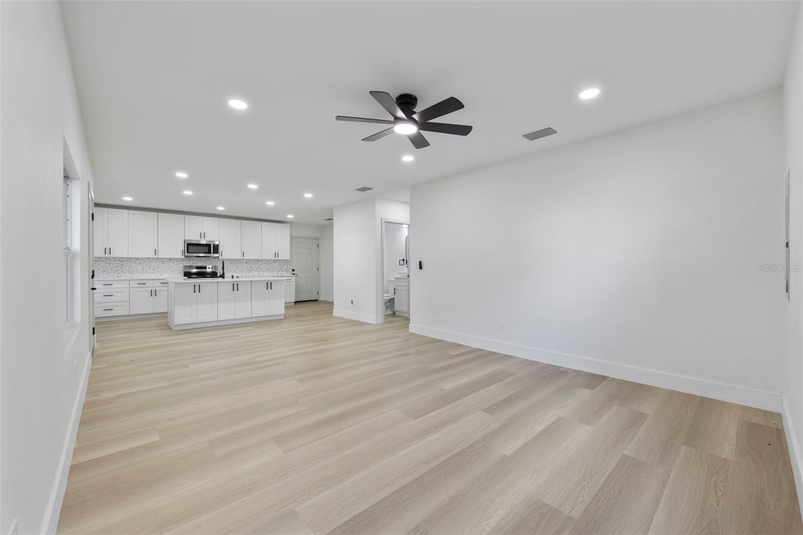 Image 7 of 40 For 4012 Central Avenue