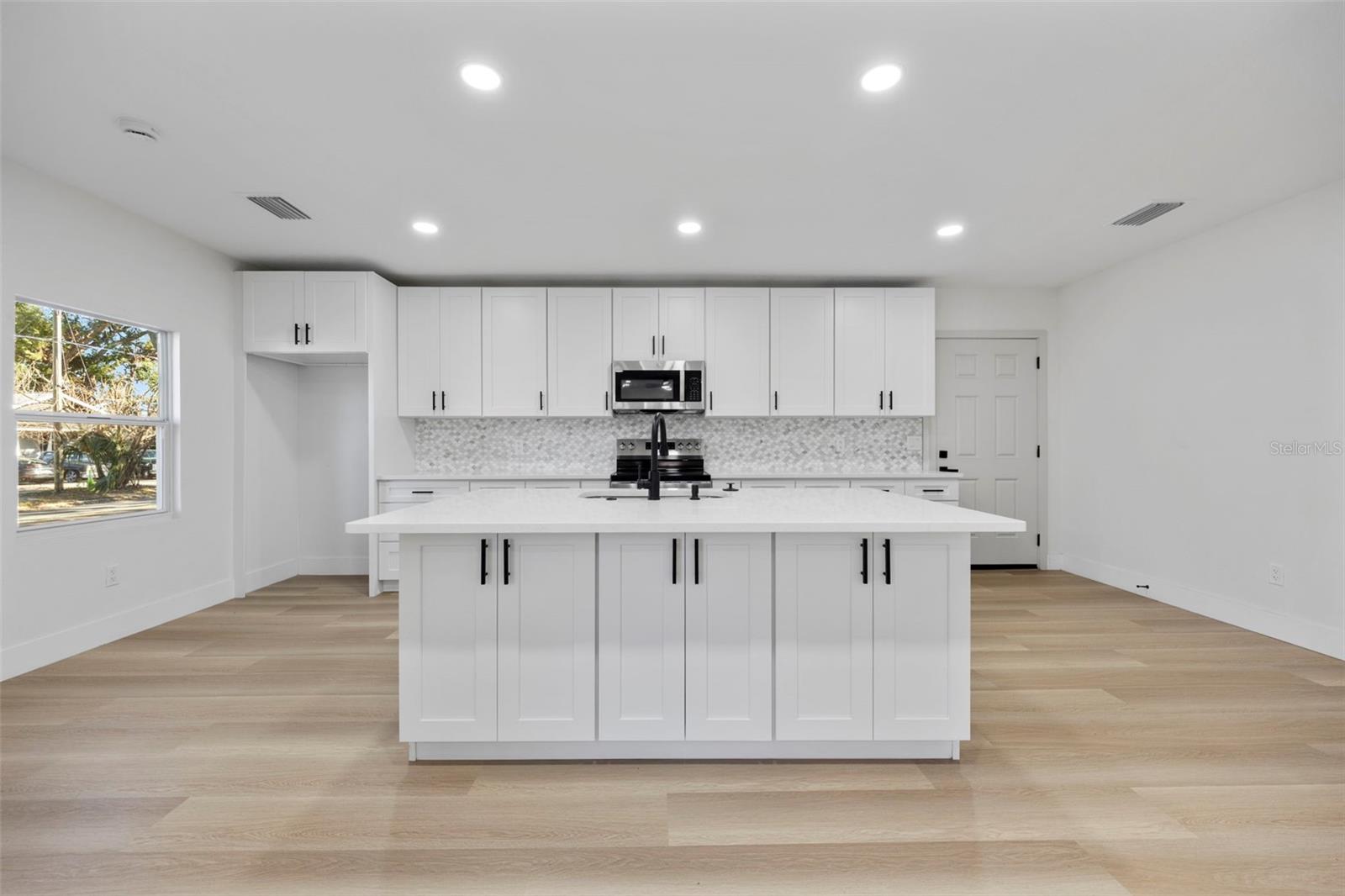 Image 8 of 40 For 4012 Central Avenue