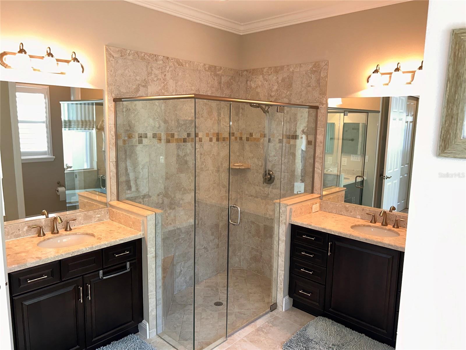 Image 26 of 67 For 1022 Overlook Court