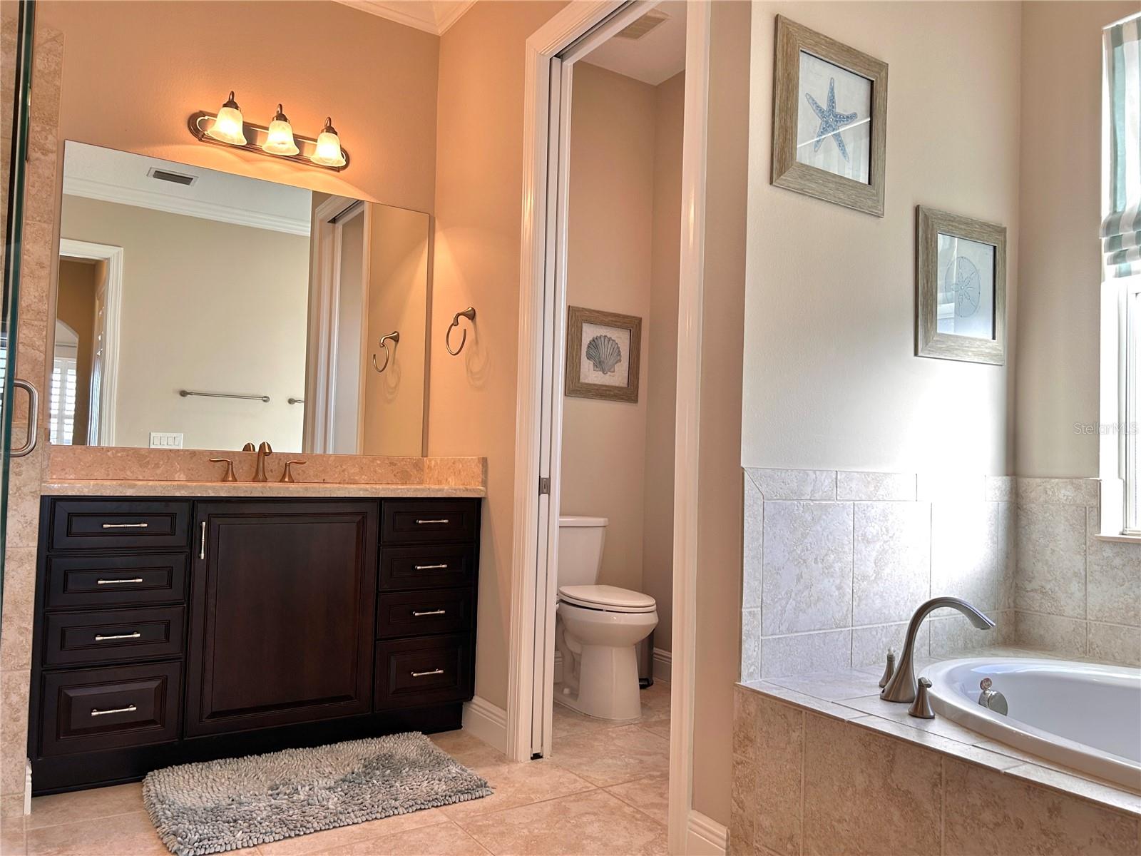 Image 27 of 67 For 1022 Overlook Court