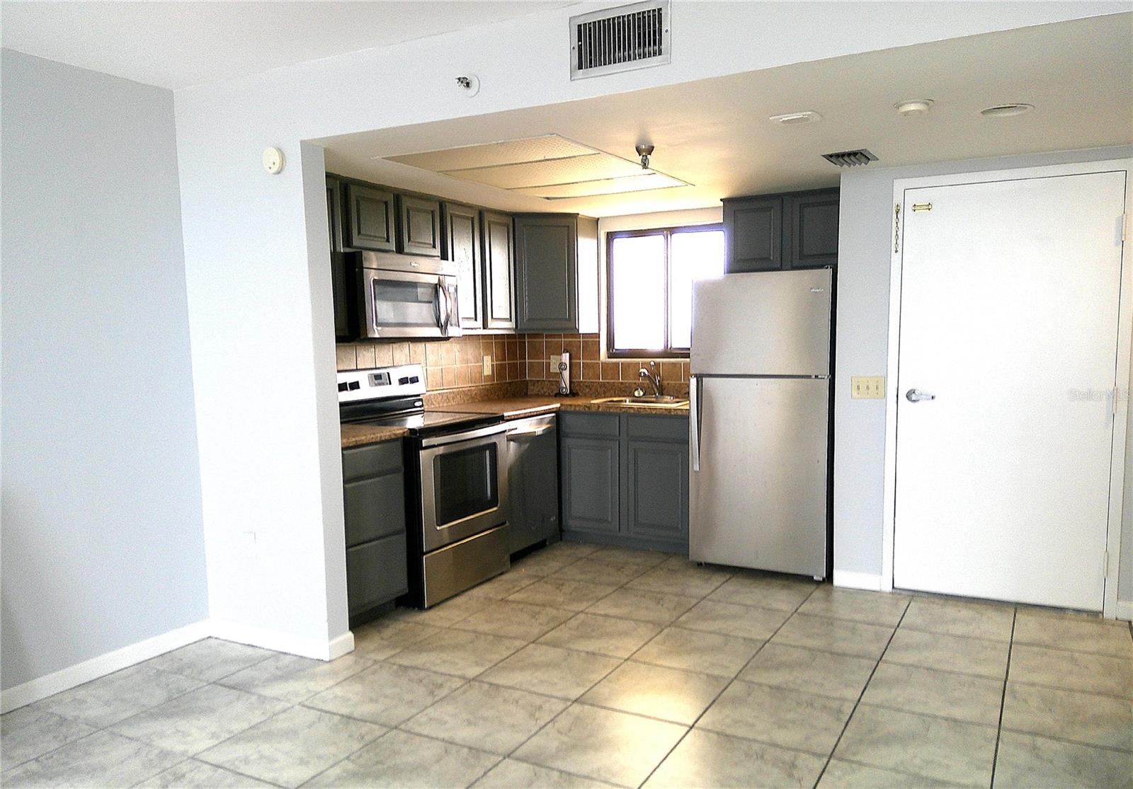 Image 4 of 27 For 6009 Sea Ranch Drive 705