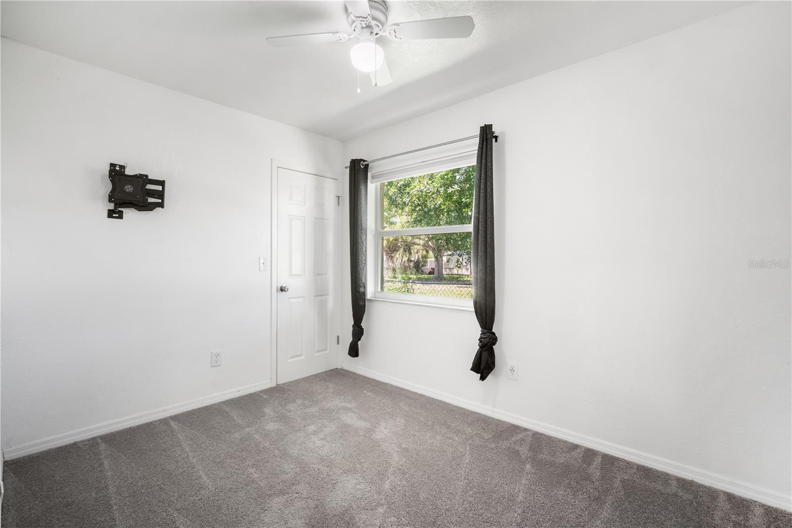 Image 13 of 19 For 3818 Iowa Avenue