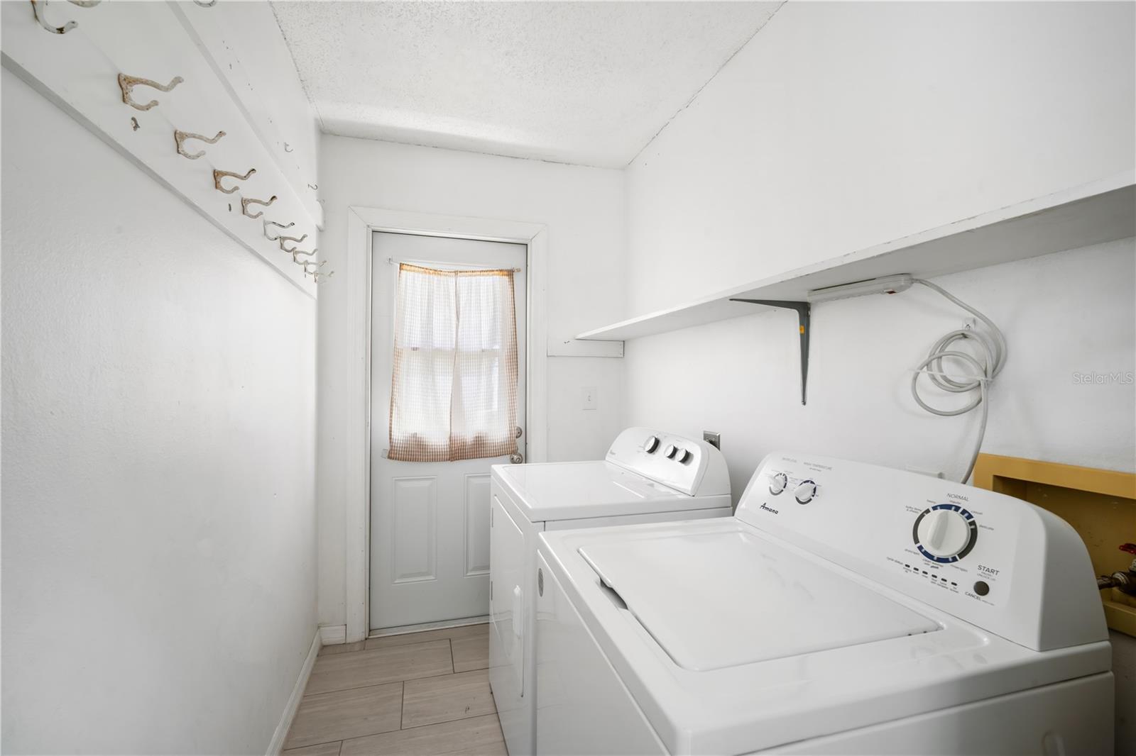 Image 15 of 19 For 3818 Iowa Avenue