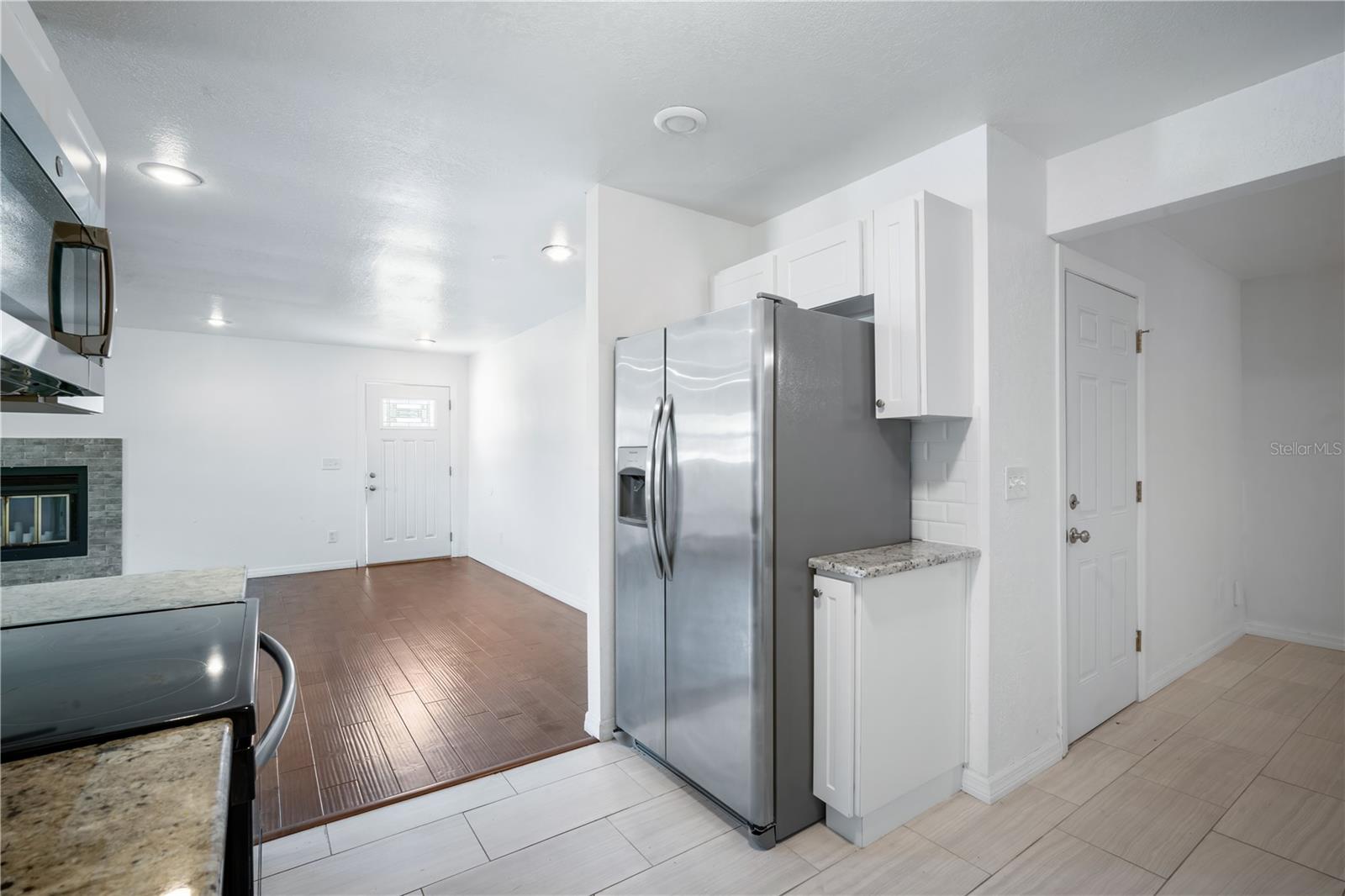 Image 4 of 19 For 3818 Iowa Avenue