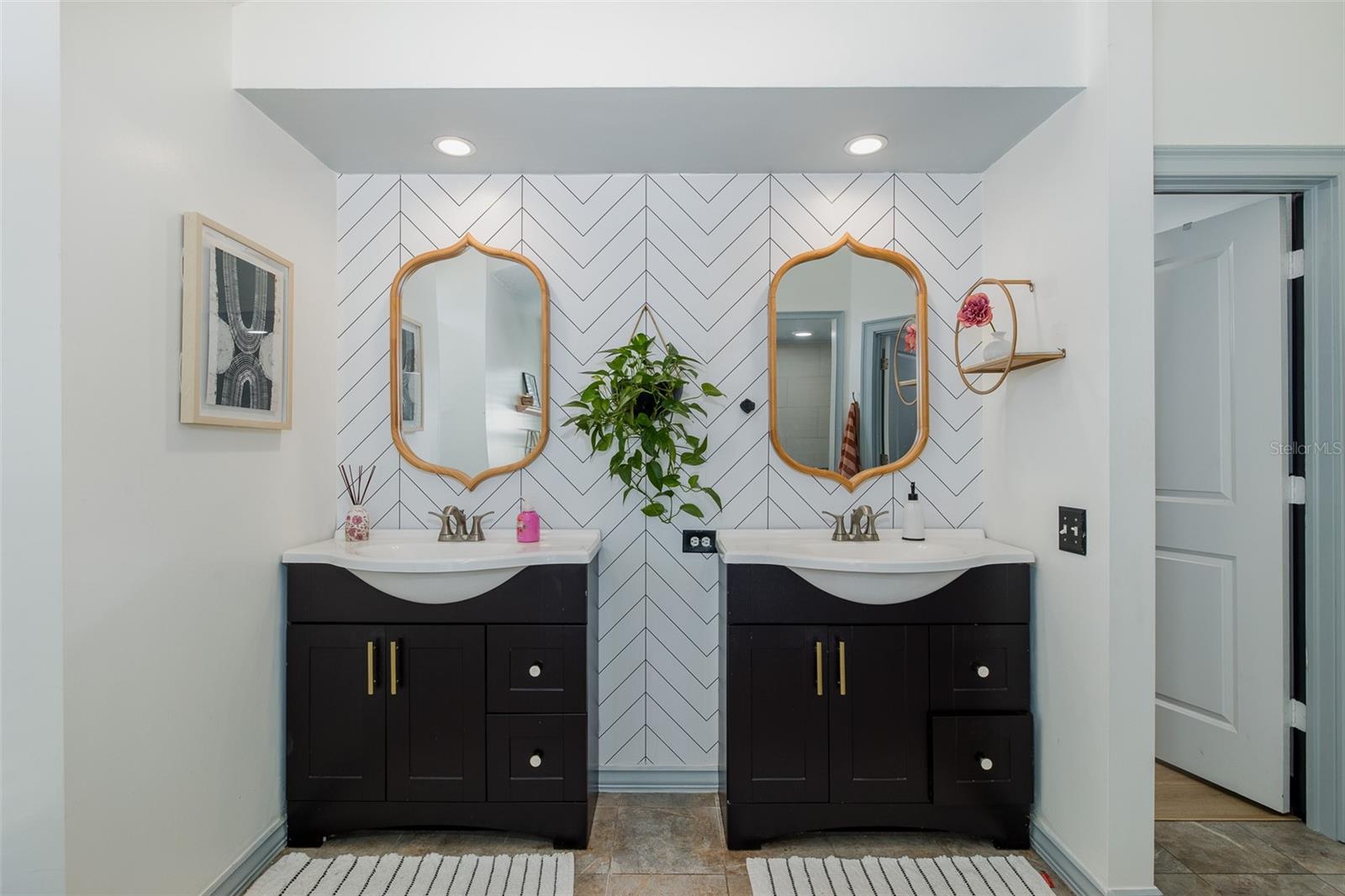 Image 15 of 58 For 17304 Carriage Way