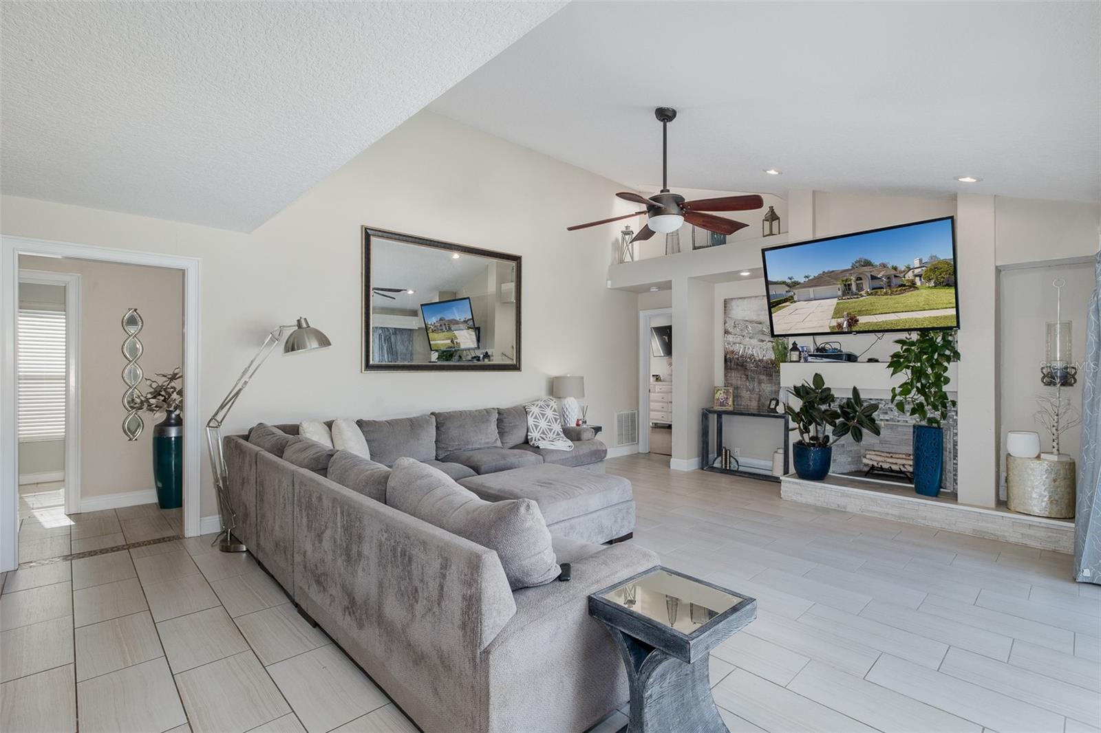 Image 18 of 58 For 17304 Carriage Way