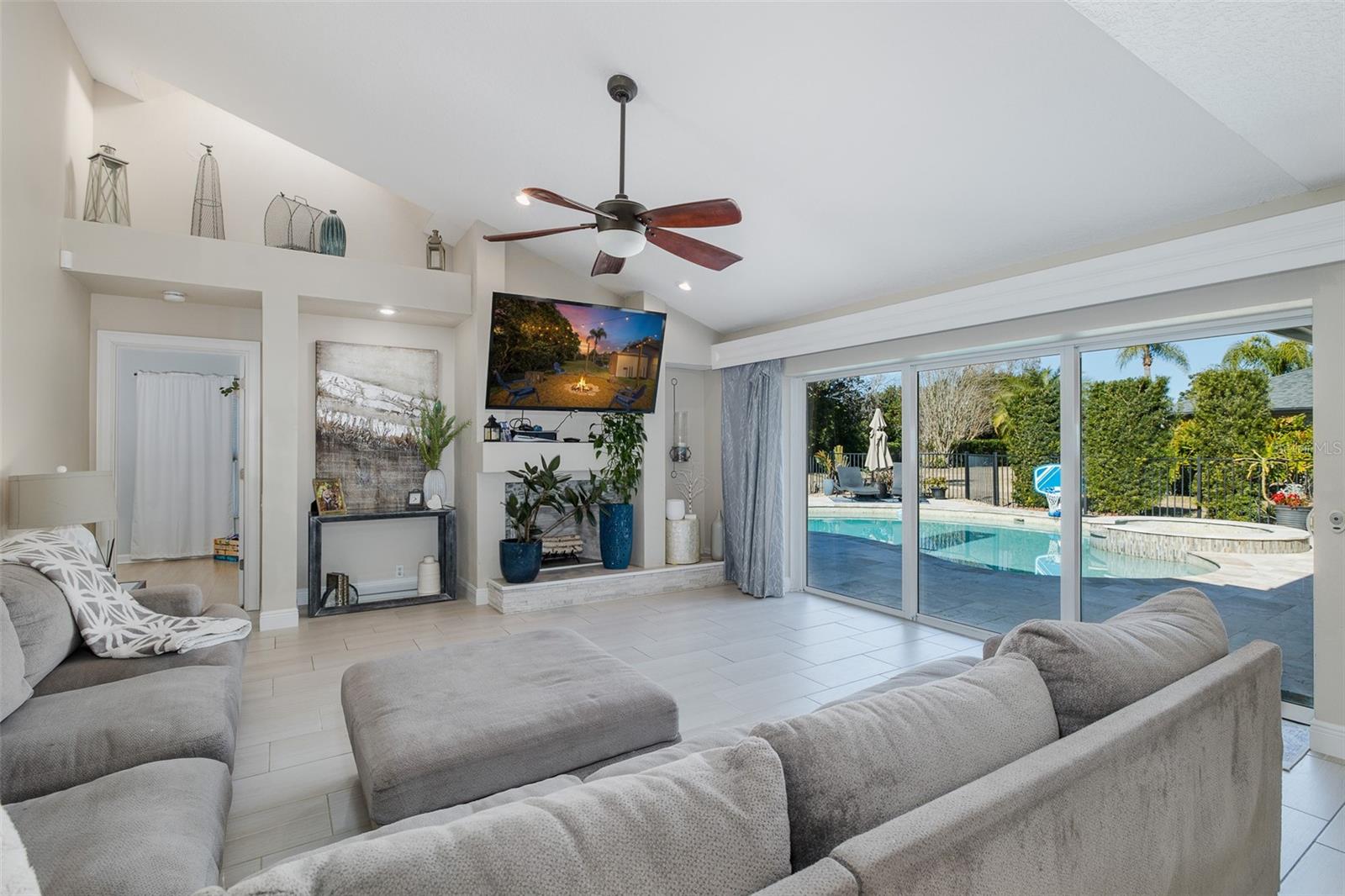 Image 19 of 58 For 17304 Carriage Way