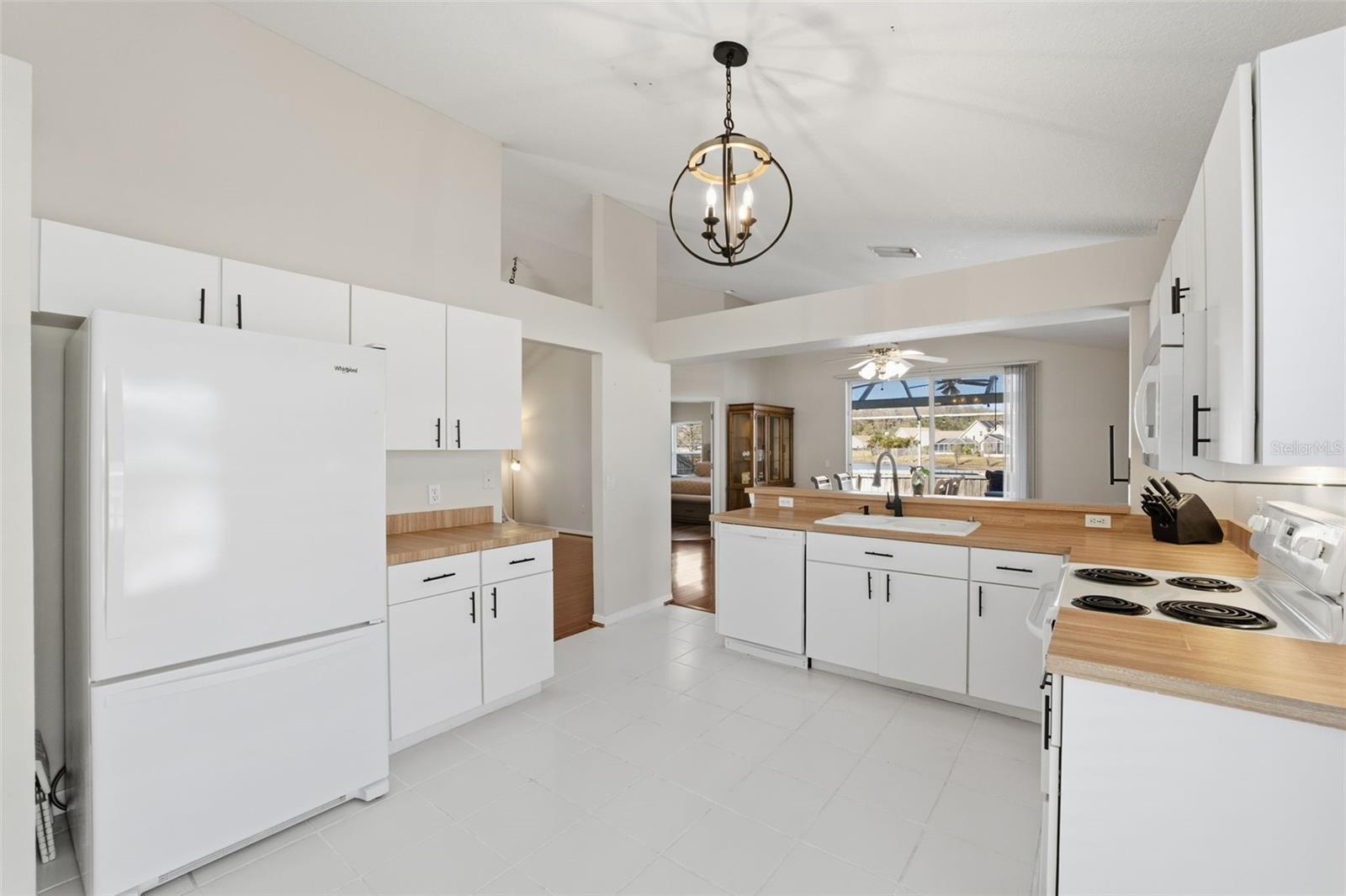 Image 18 of 46 For 4112 Savage Station Circle