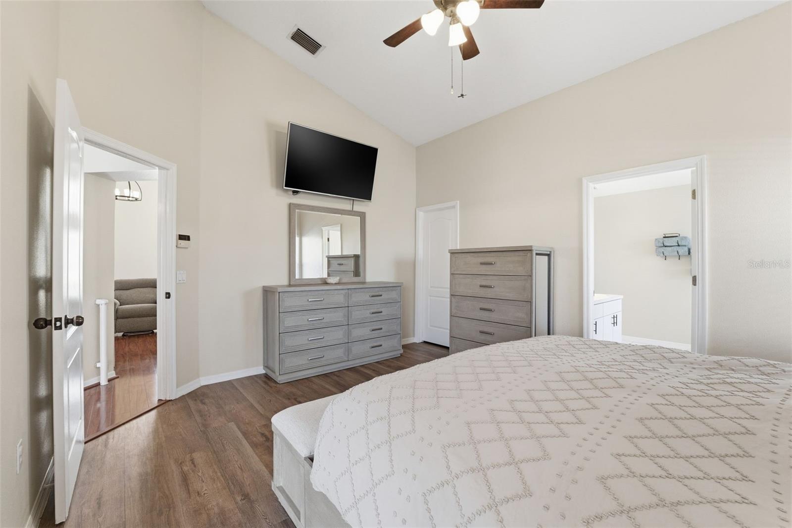 Image 24 of 46 For 4112 Savage Station Circle