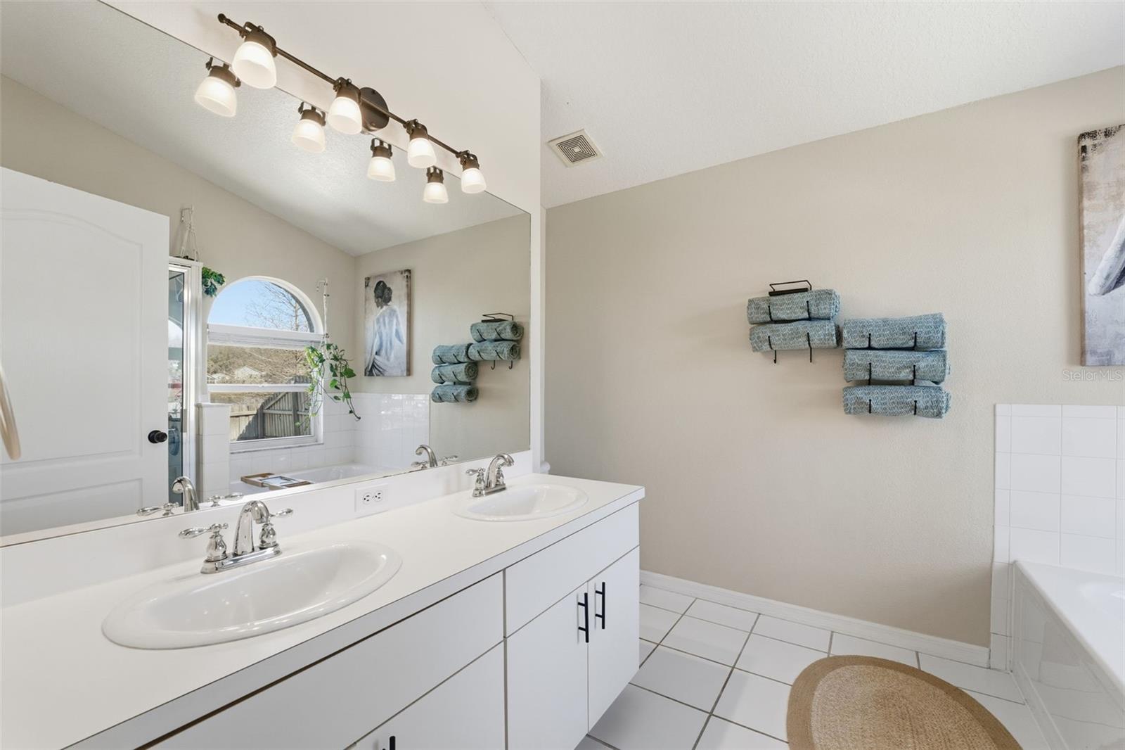 Image 26 of 46 For 4112 Savage Station Circle